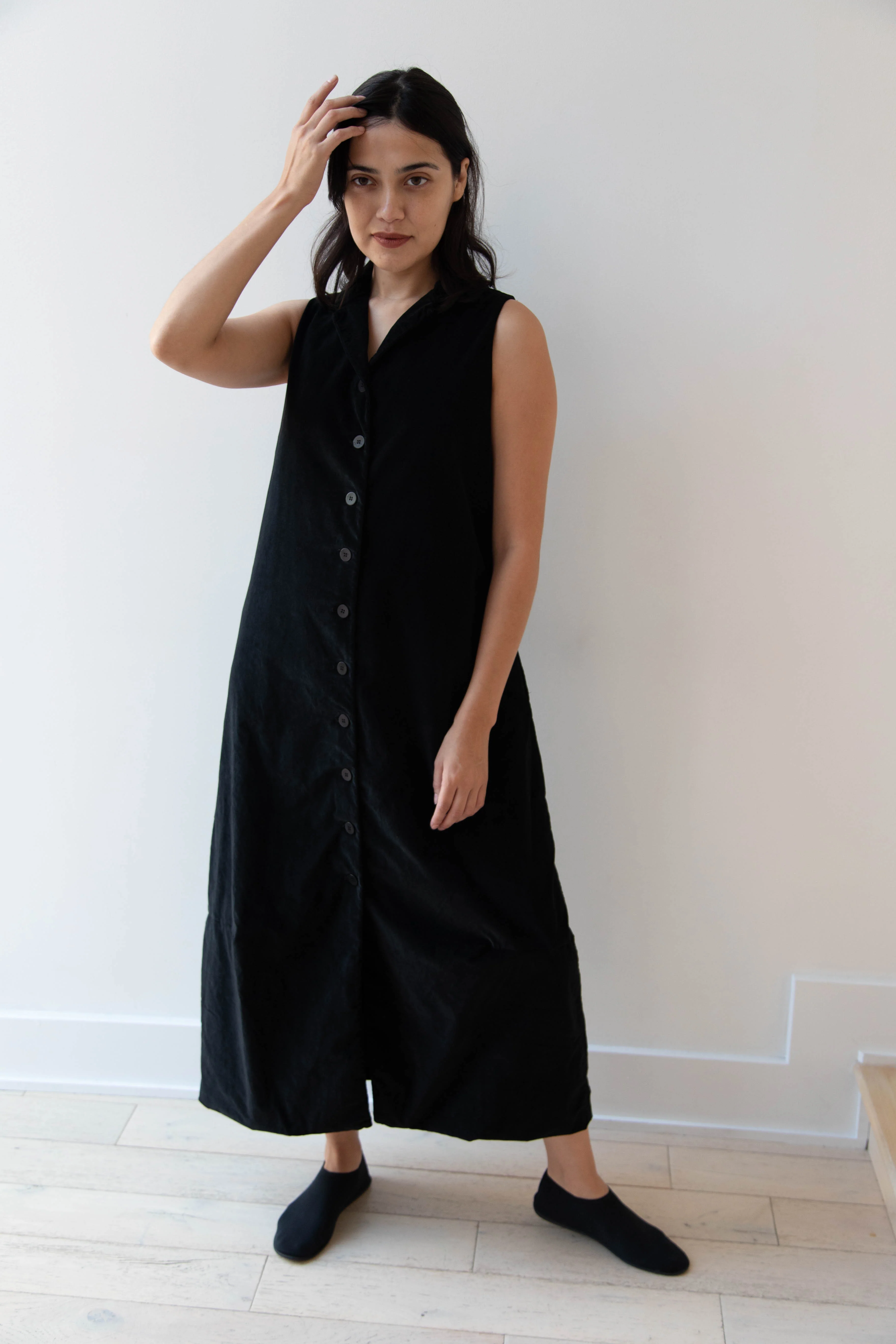 Album di Famiglia | Velvet Long Sleeveless Dress in Black - Image 3