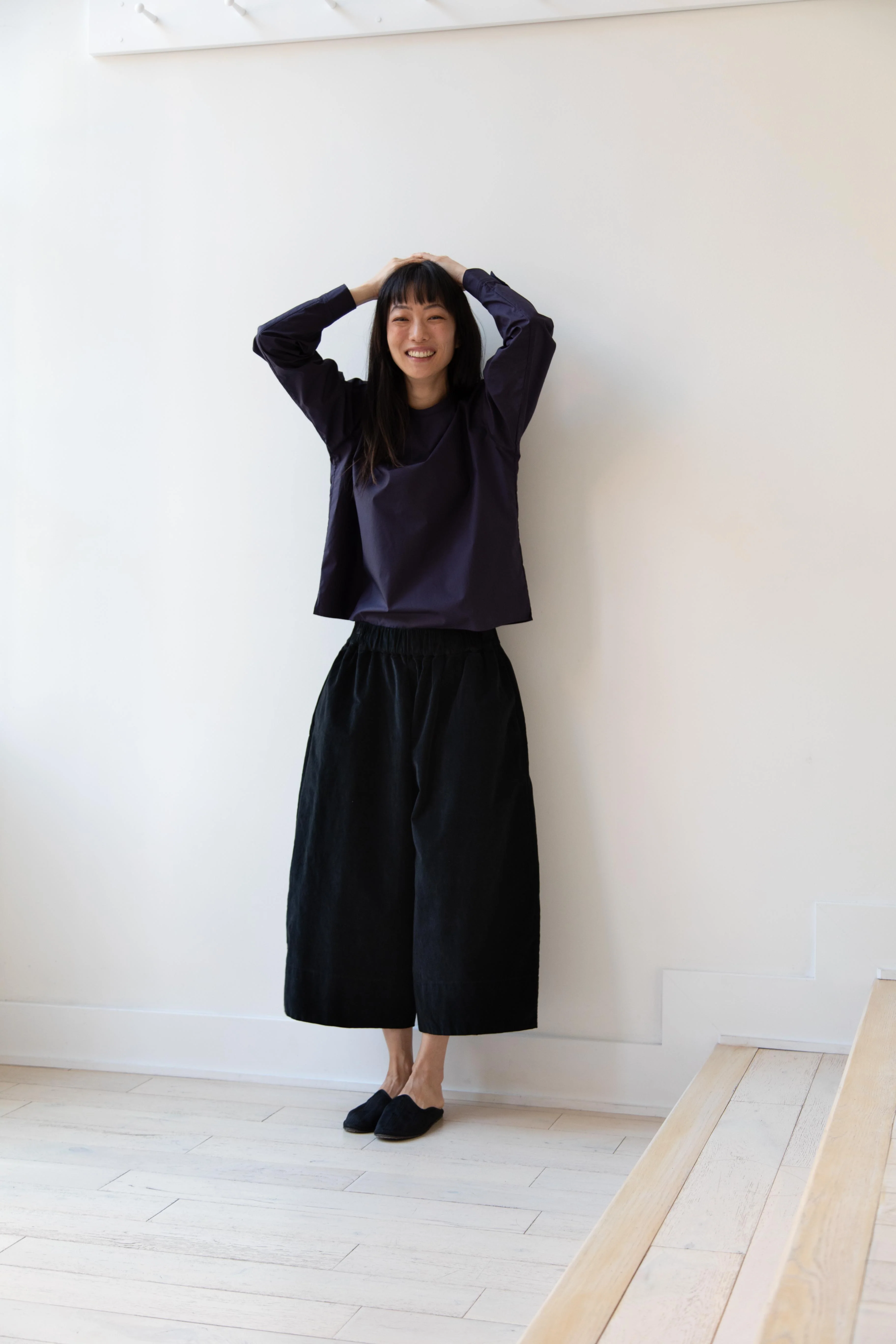 Album di Famiglia | Velvet Wide Trousers in Black - Image 11