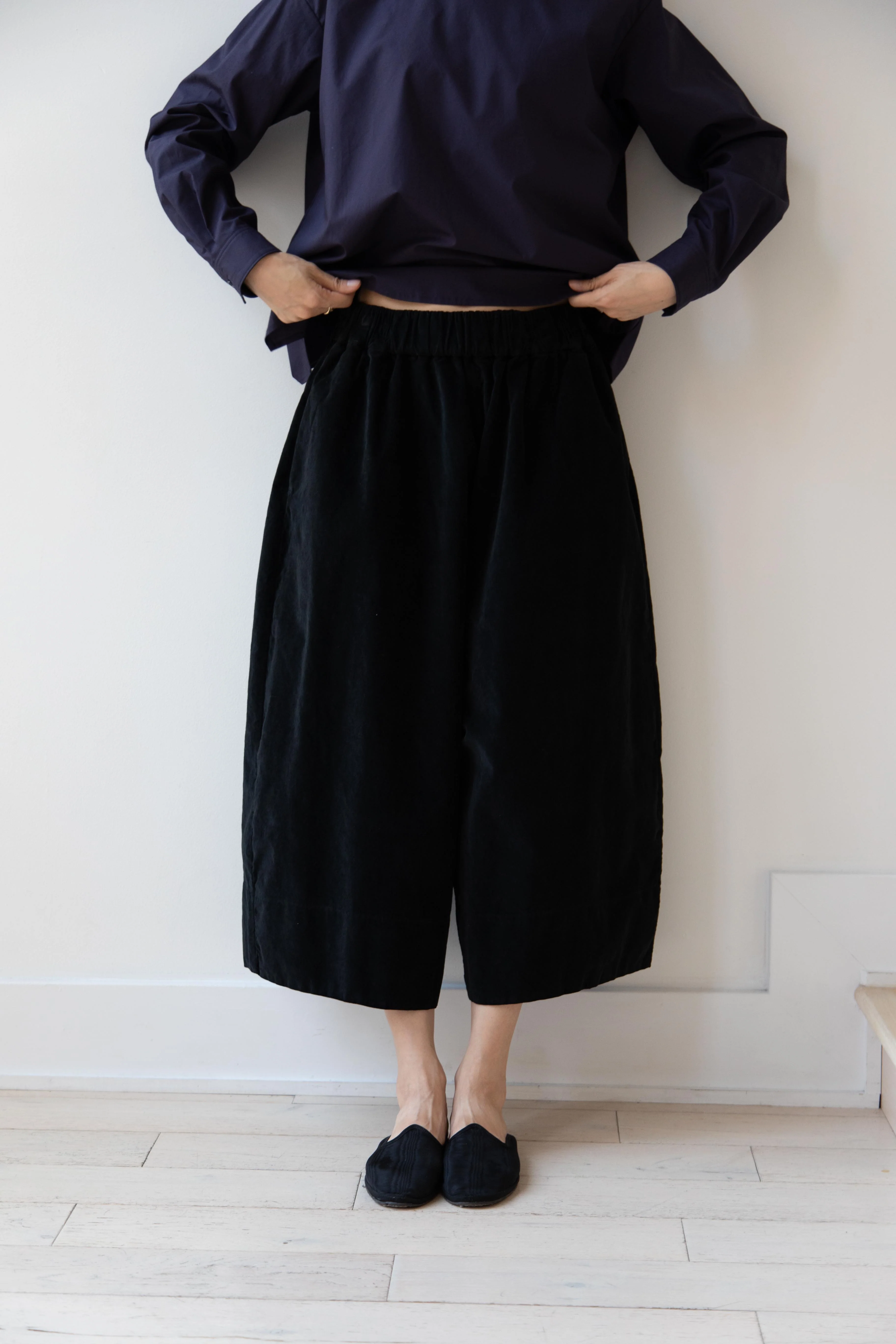 Album di Famiglia | Velvet Wide Trousers in Black - Image 4