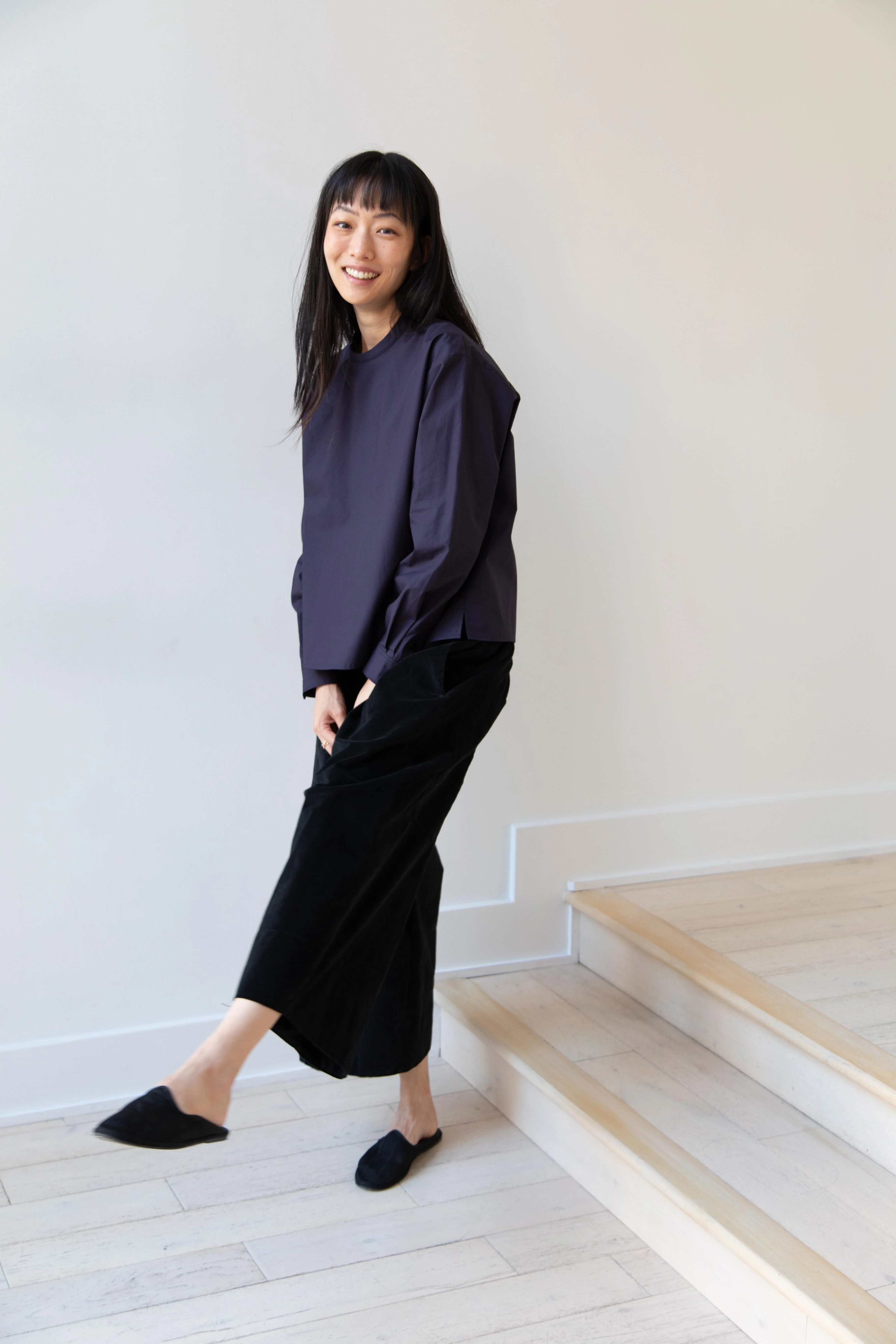 Album di Famiglia | Velvet Wide Trousers in Black - Image 6