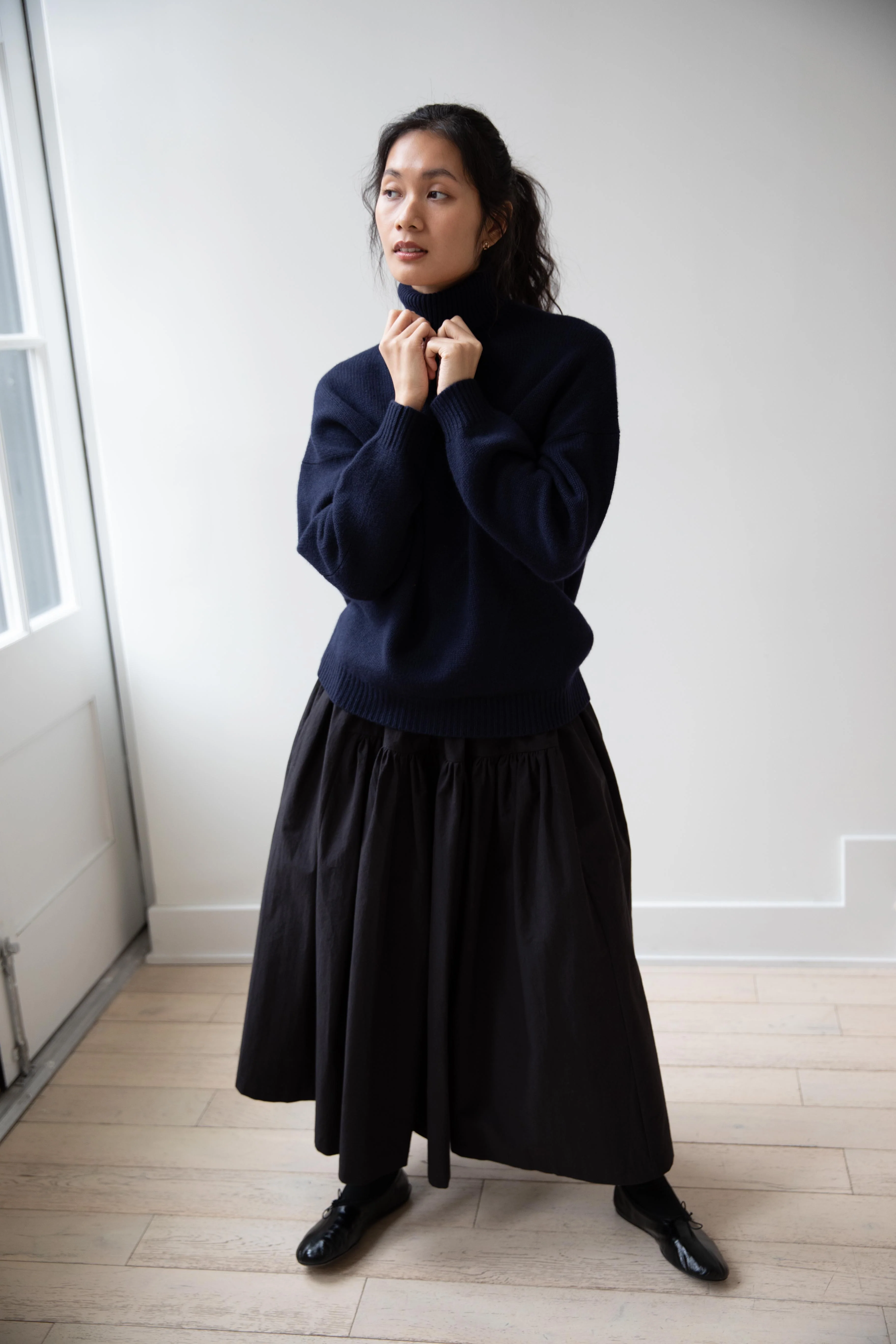 Arts & Science | Back Line Turtleneck Sweater in Navy - Image 13