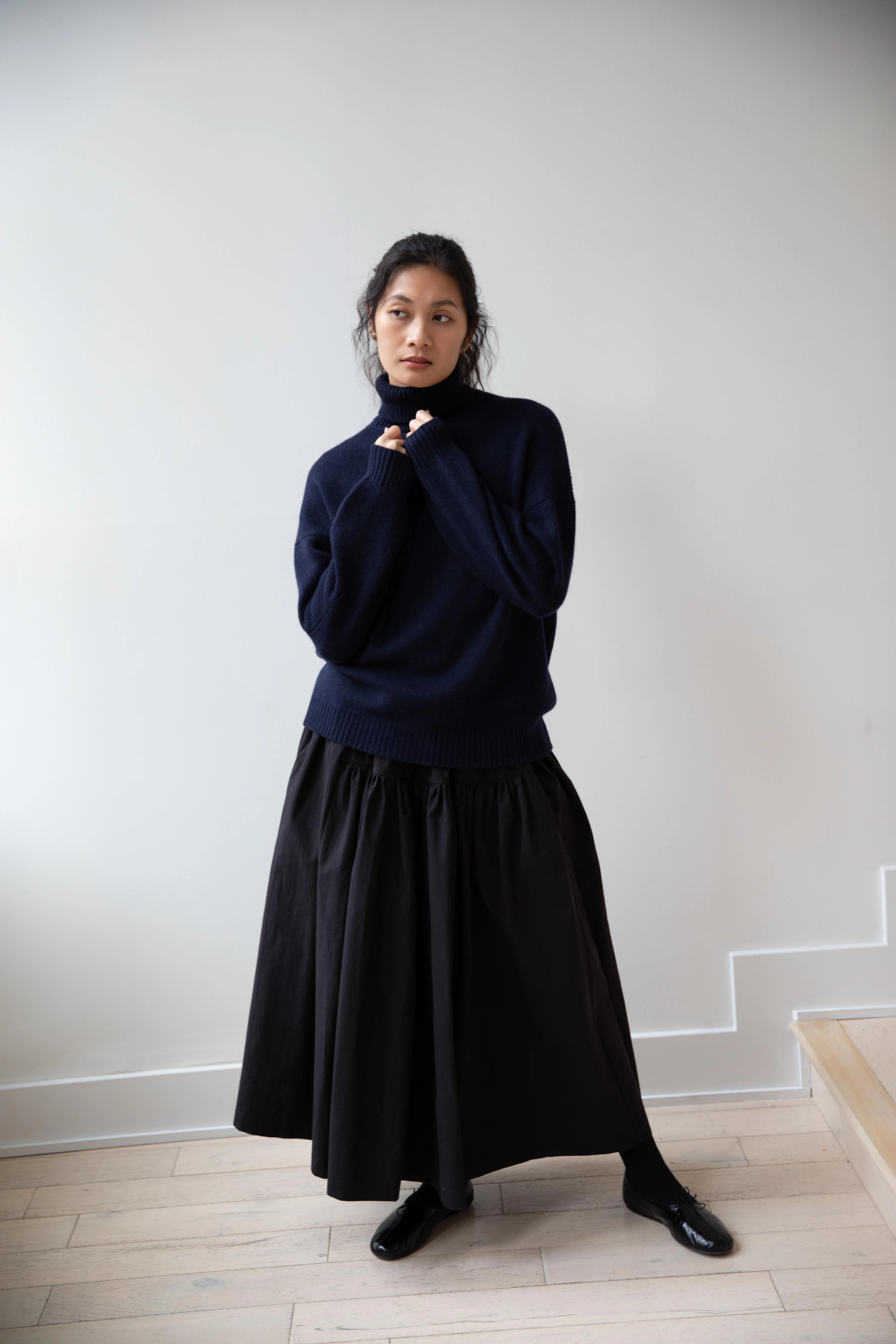Arts & Science | Back Line Turtleneck Sweater in Navy - Image 18