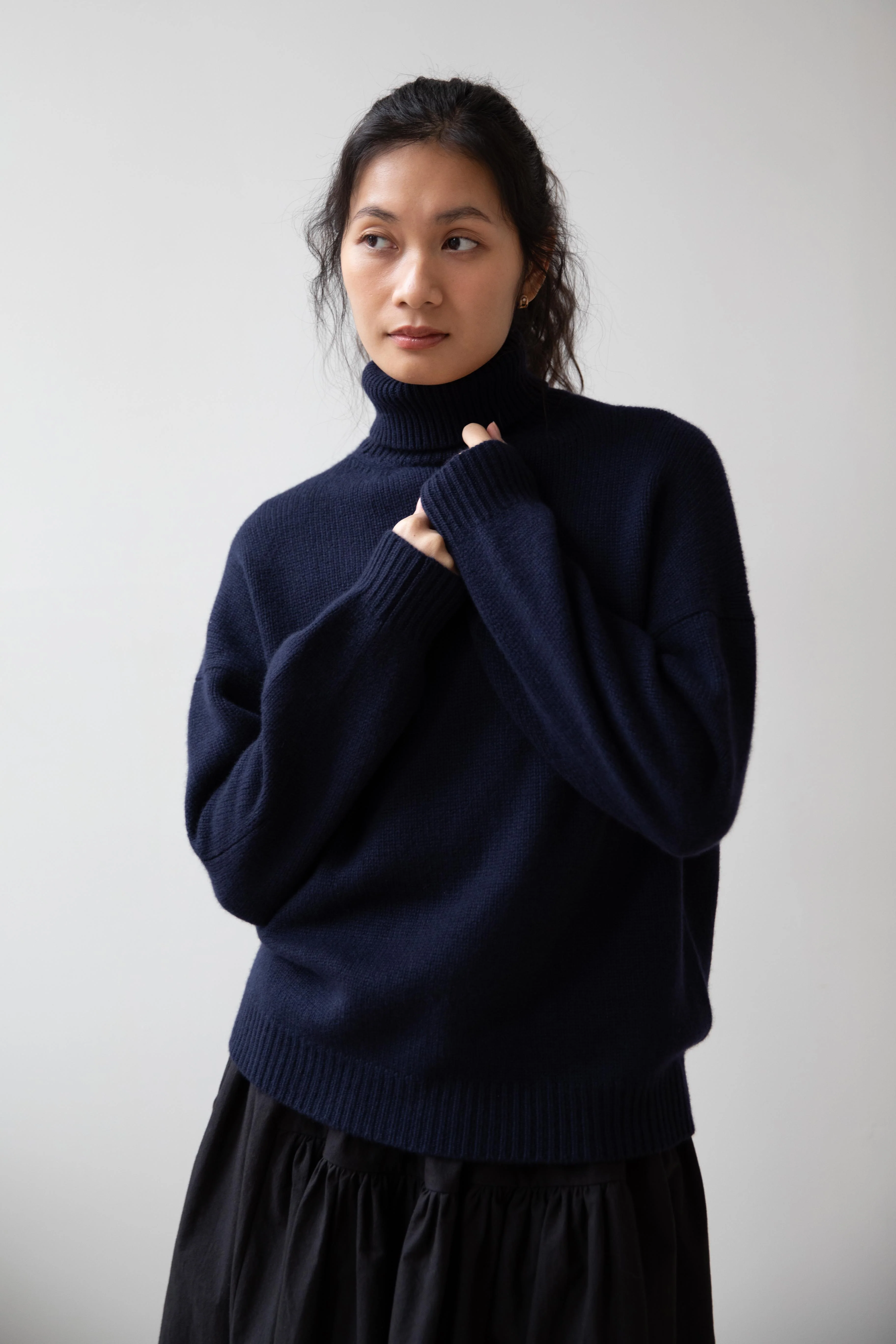 Arts & Science | Back Line Turtleneck Sweater in Navy - Image 21