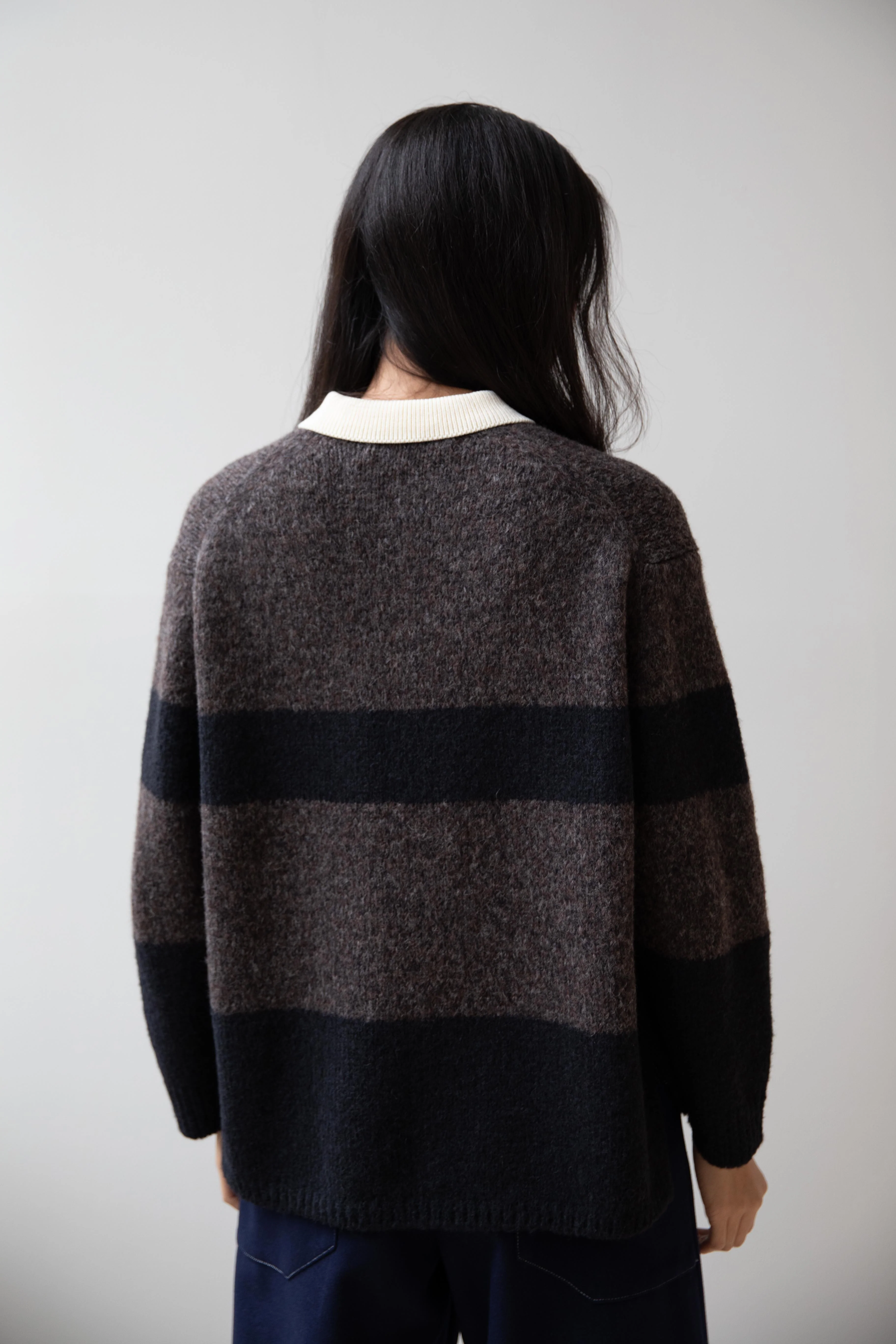 Aseedonclöud | Blushed Rugger Knit in Dark Brown - Image 2