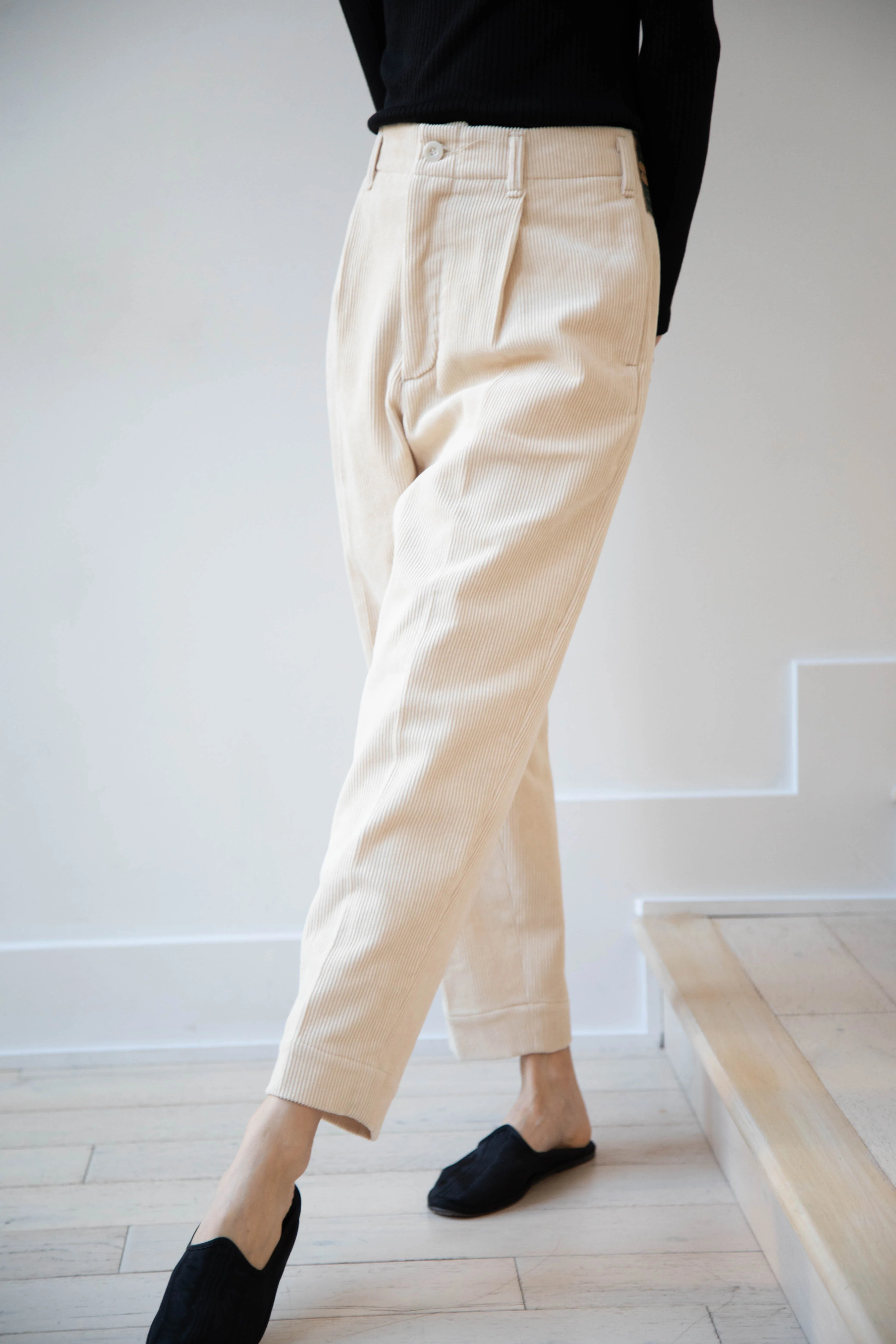 Aseedonclöud | HW Corduroy Slacks in Off White - Image 24
