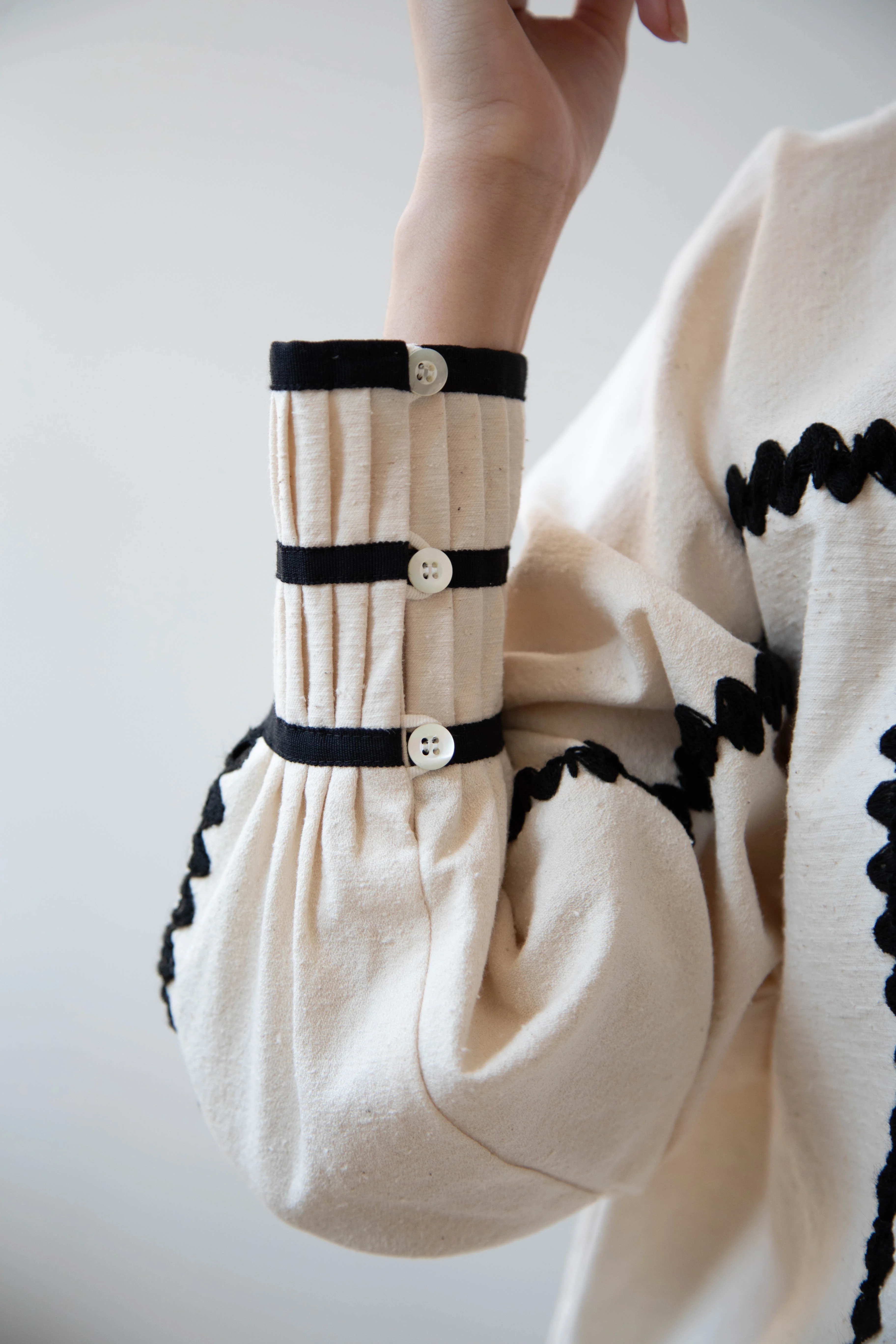 Aseedonclöud | Shepherd Blouse in Off White - Image 56