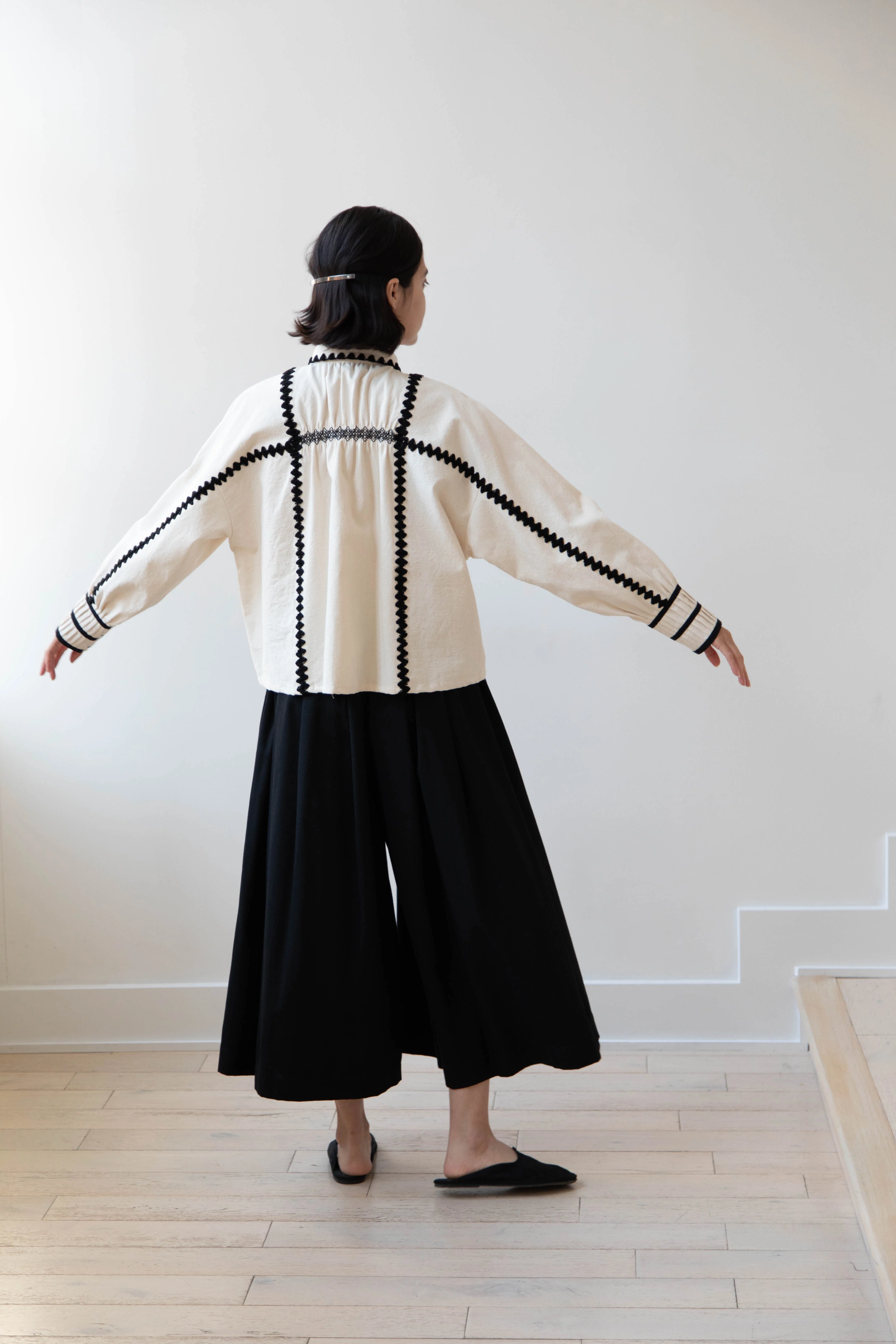 Aseedonclöud | Shepherd Blouse in Off White - Image 58