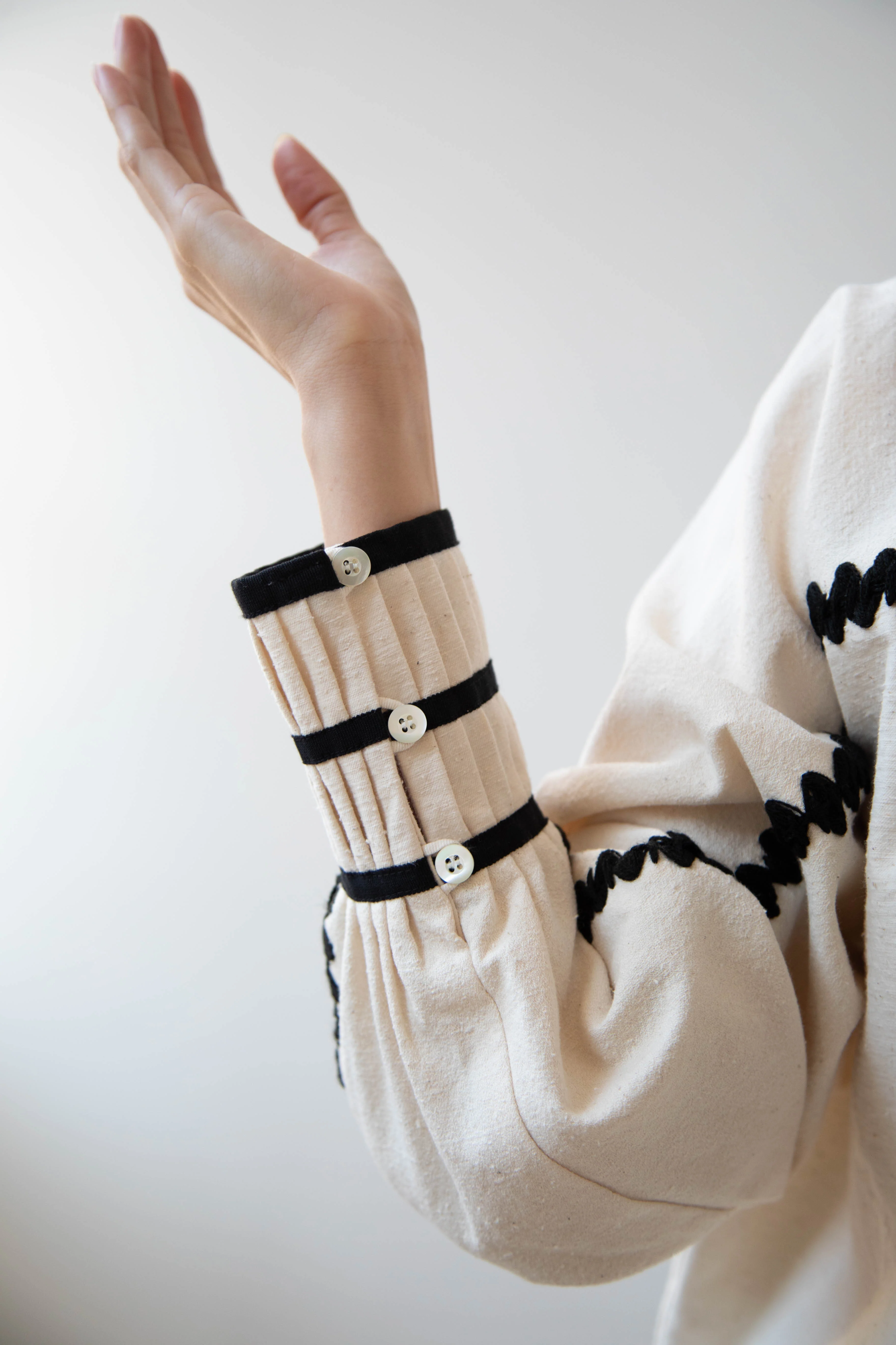 Aseedonclöud | Shepherd Blouse in Off White - Image 6