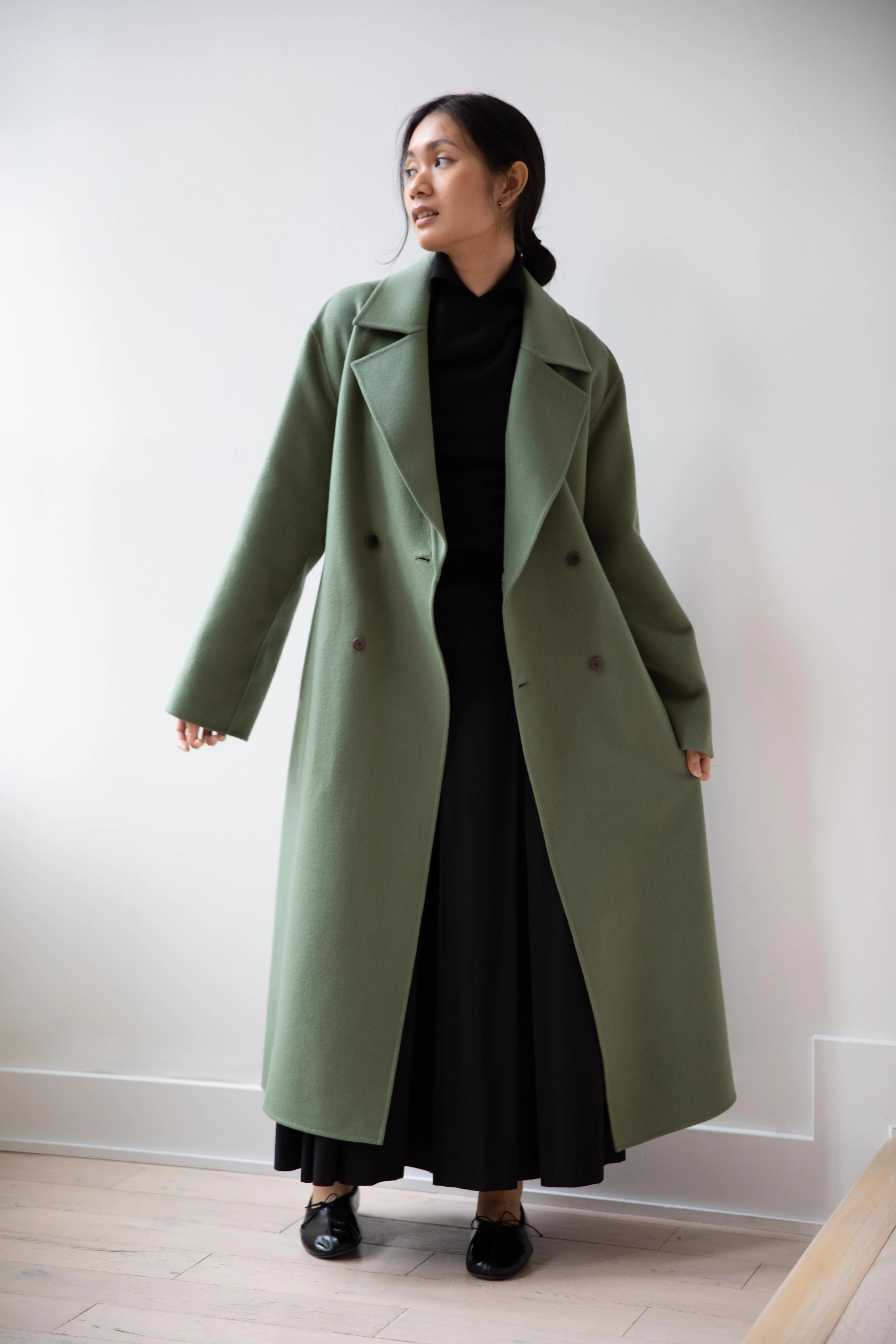 Auralee | Cashmere Melton Handsewn Coat in Olive - Image 14