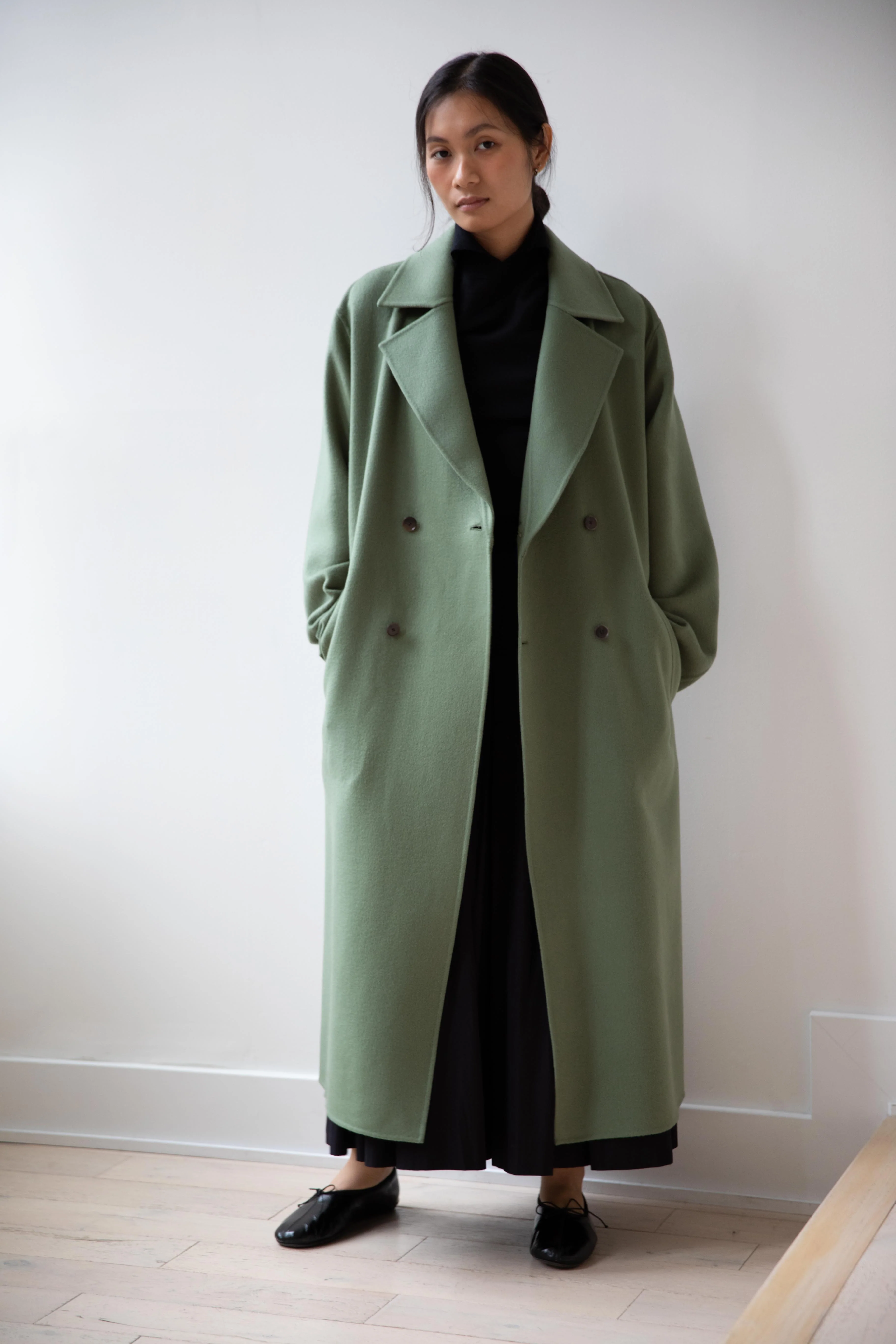 Auralee | Cashmere Melton Handsewn Coat in Olive - Image 15