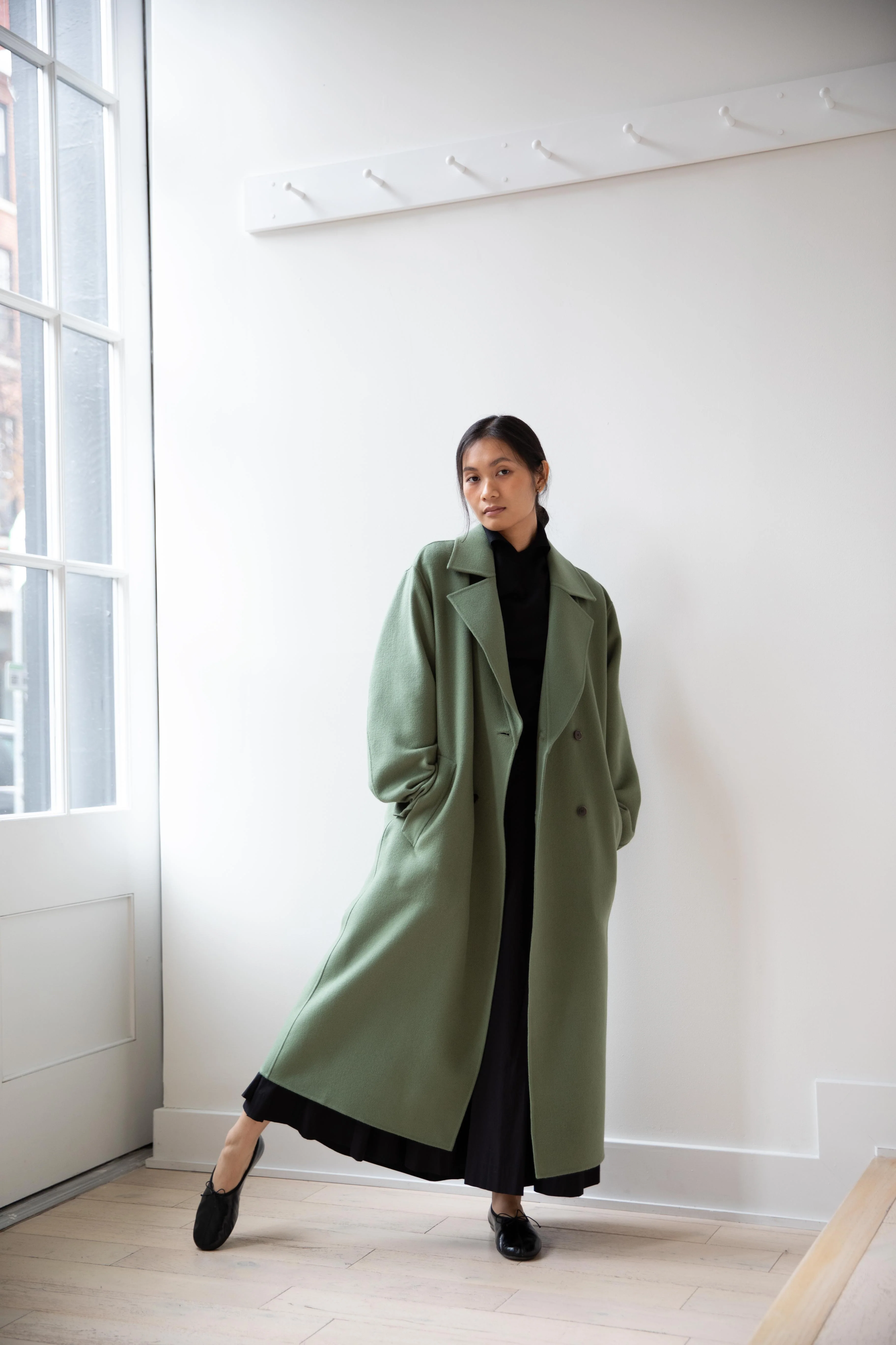 Auralee | Cashmere Melton Handsewn Coat in Olive - Image 17