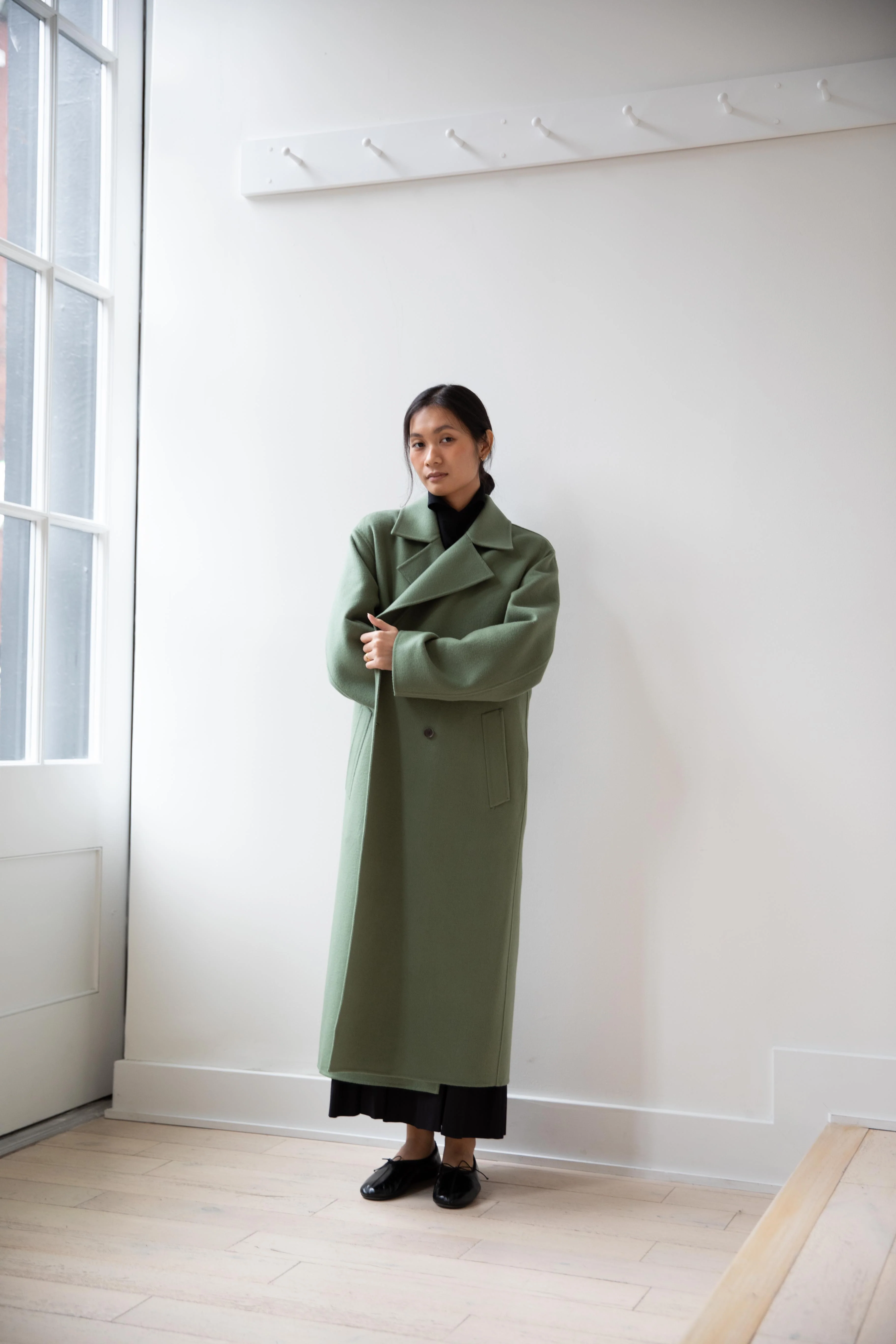 Auralee | Cashmere Melton Handsewn Coat in Olive - Image 18