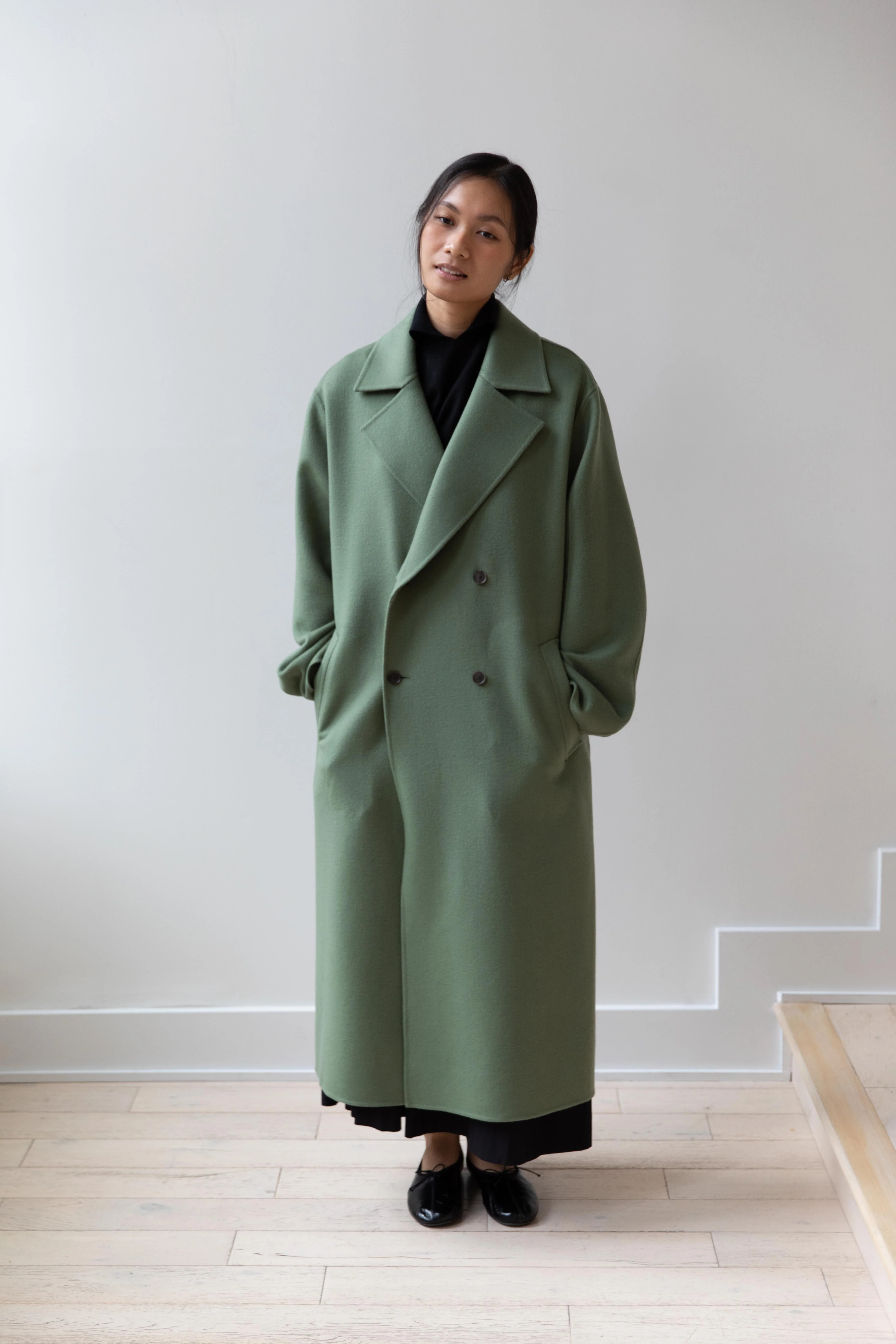 Auralee | Cashmere Melton Handsewn Coat in Olive - Image 26