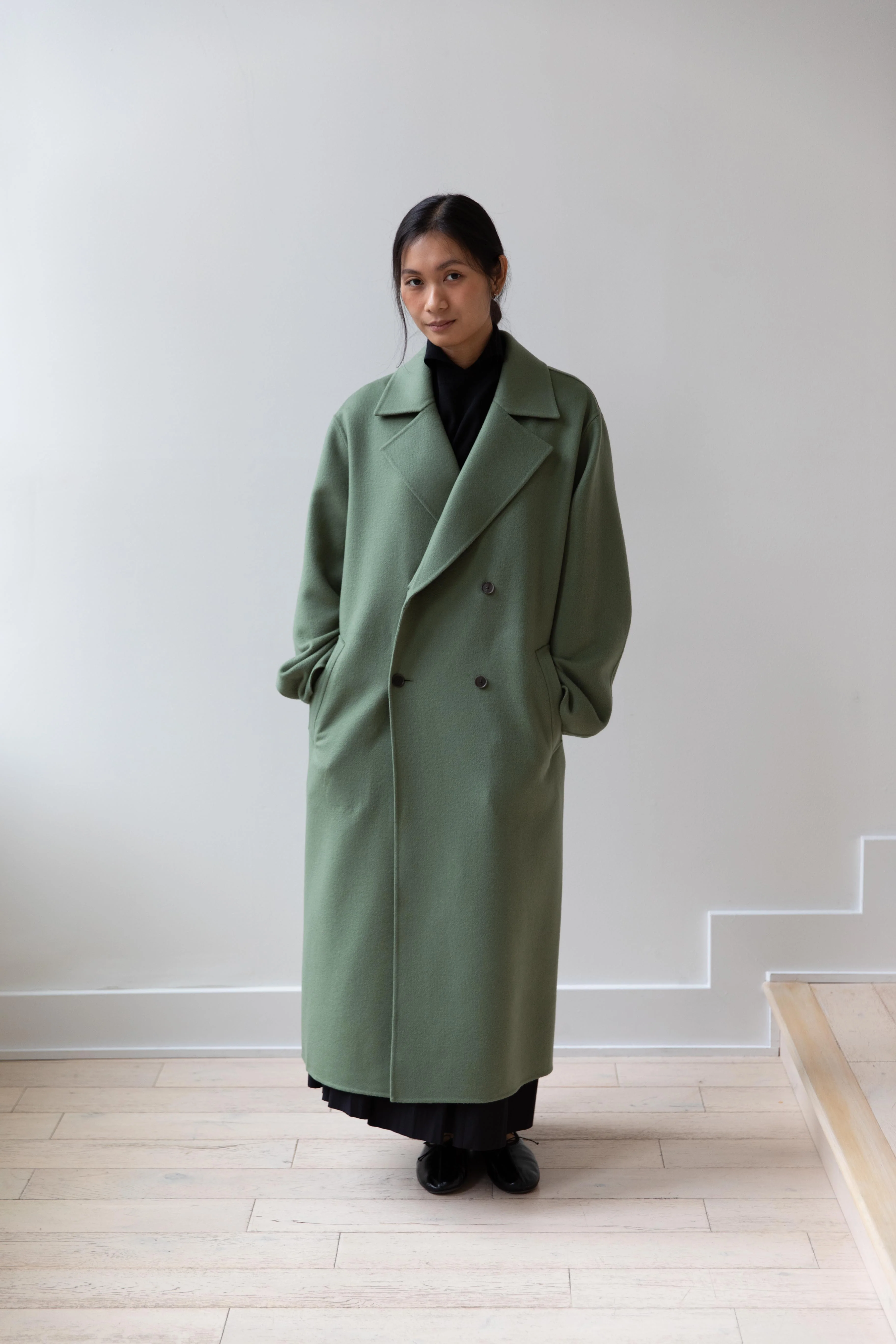 Auralee | Cashmere Melton Handsewn Coat in Olive - Image 29