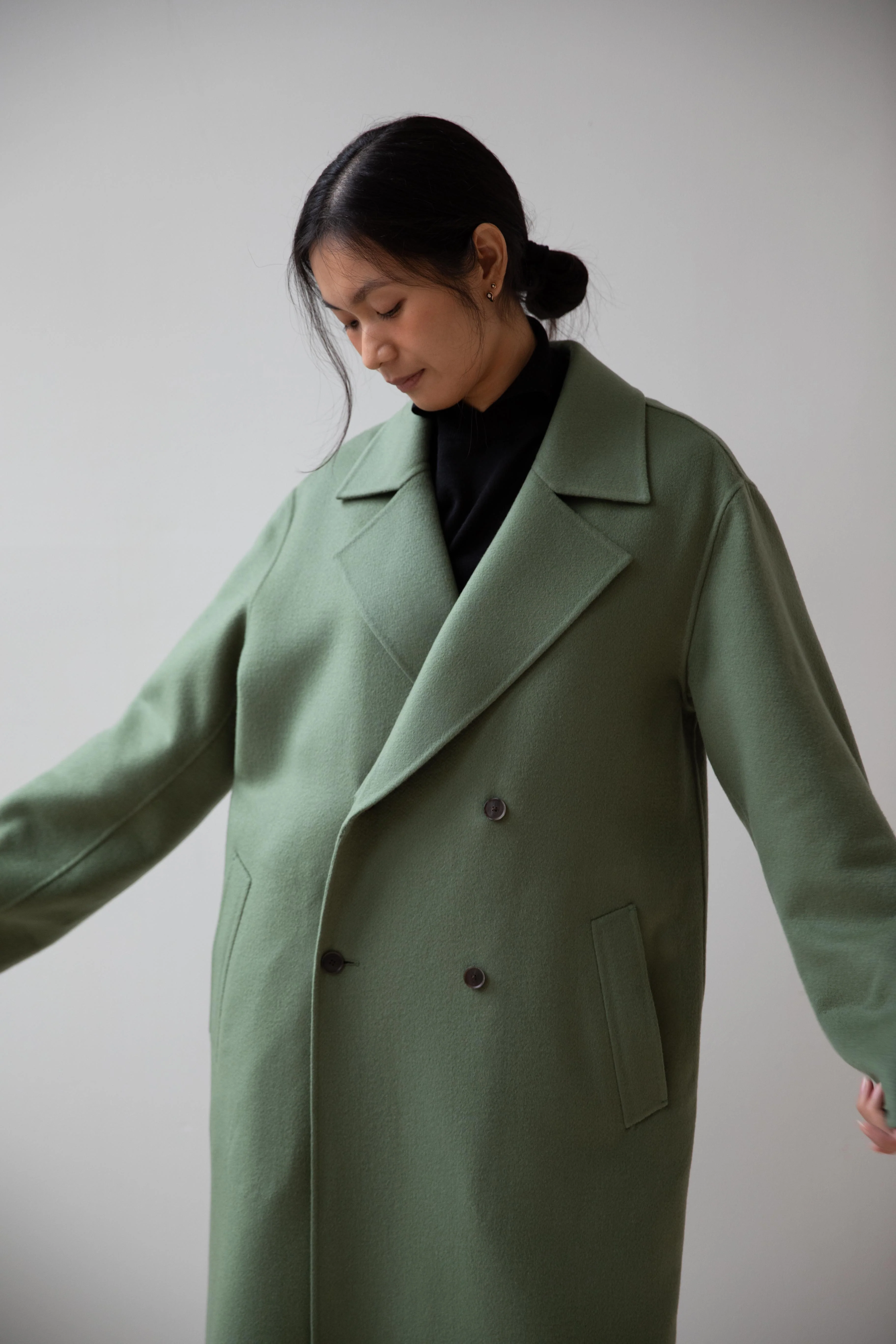 Auralee | Cashmere Melton Handsewn Coat in Olive - Image 30