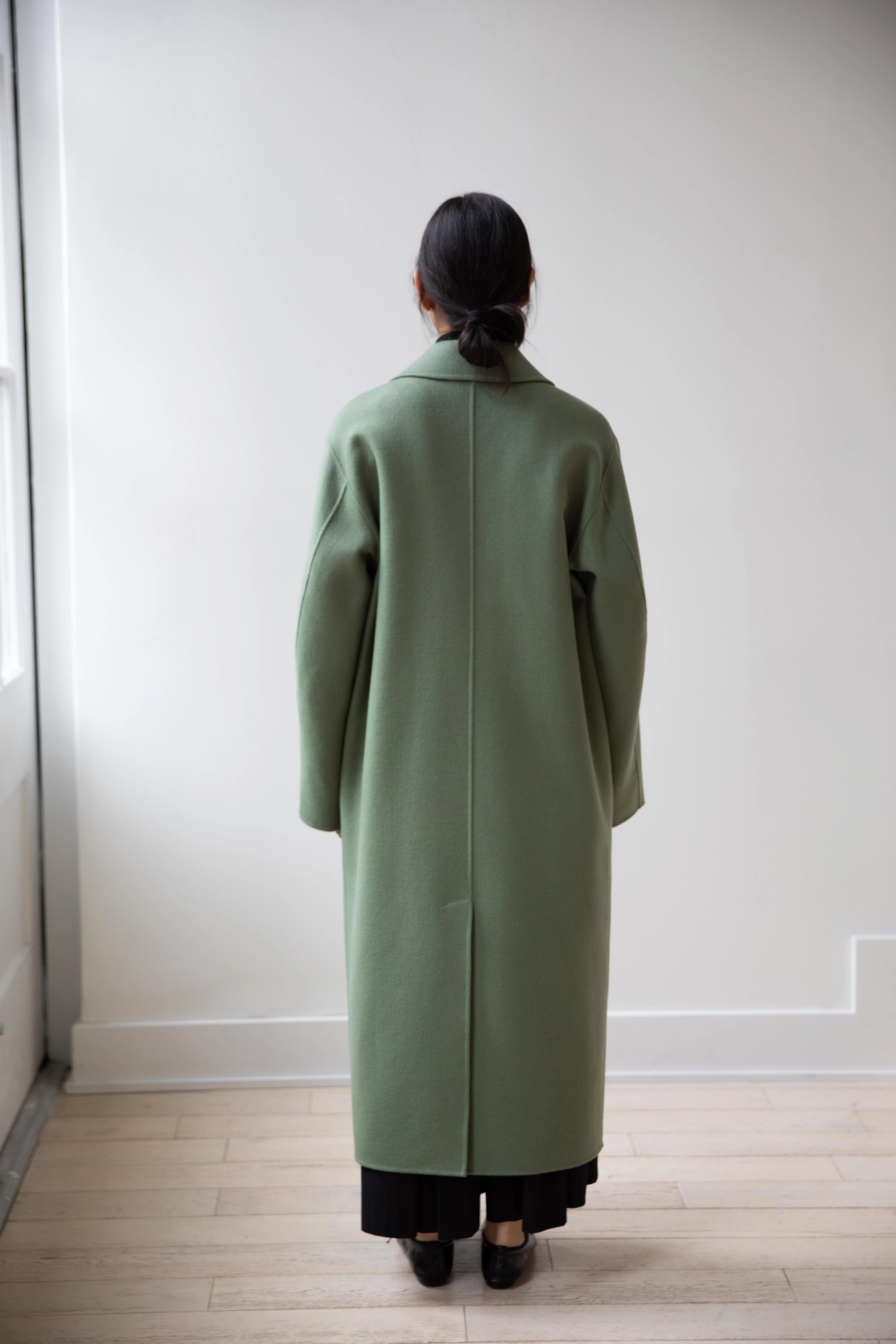 Auralee | Cashmere Melton Handsewn Coat in Olive - Image 33