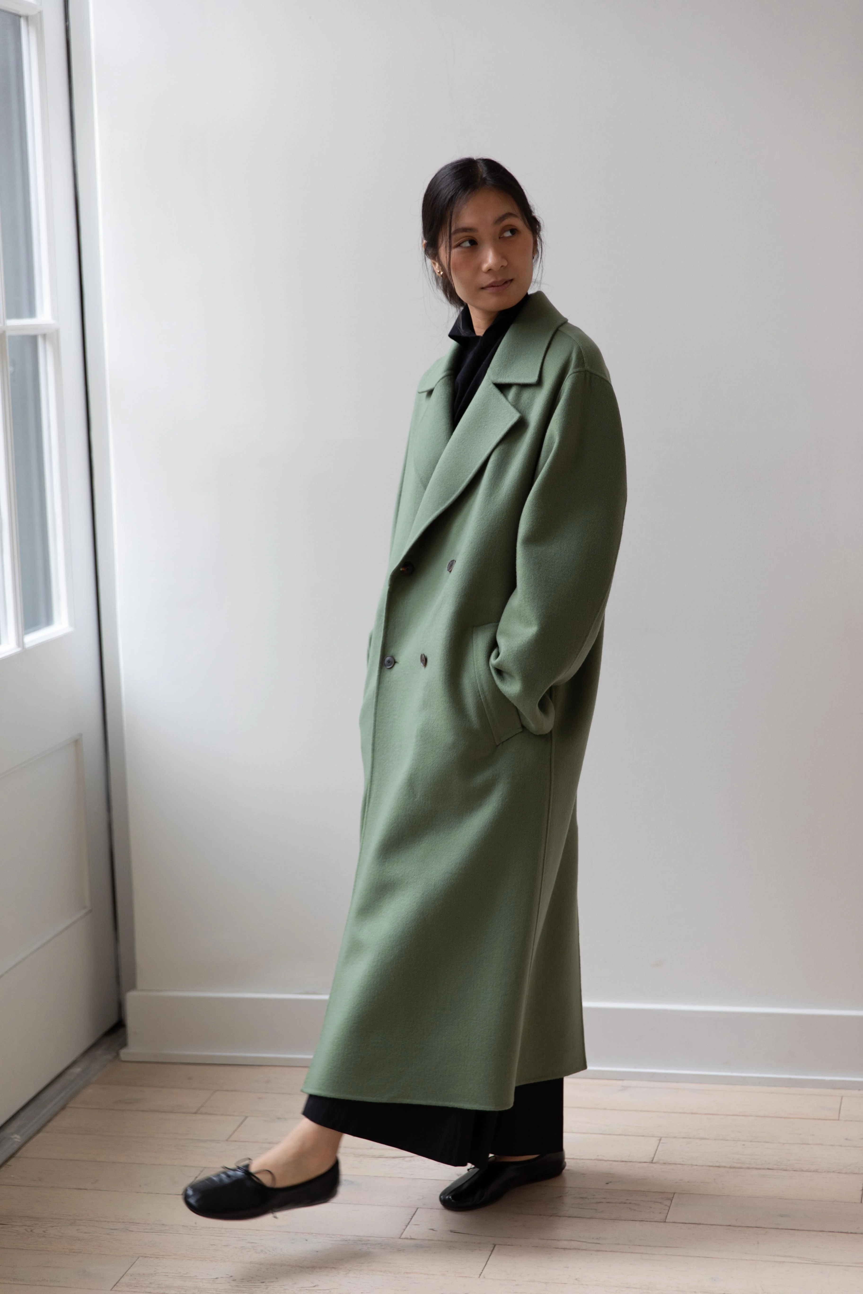Auralee | Cashmere Melton Handsewn Coat in Olive - Image 36