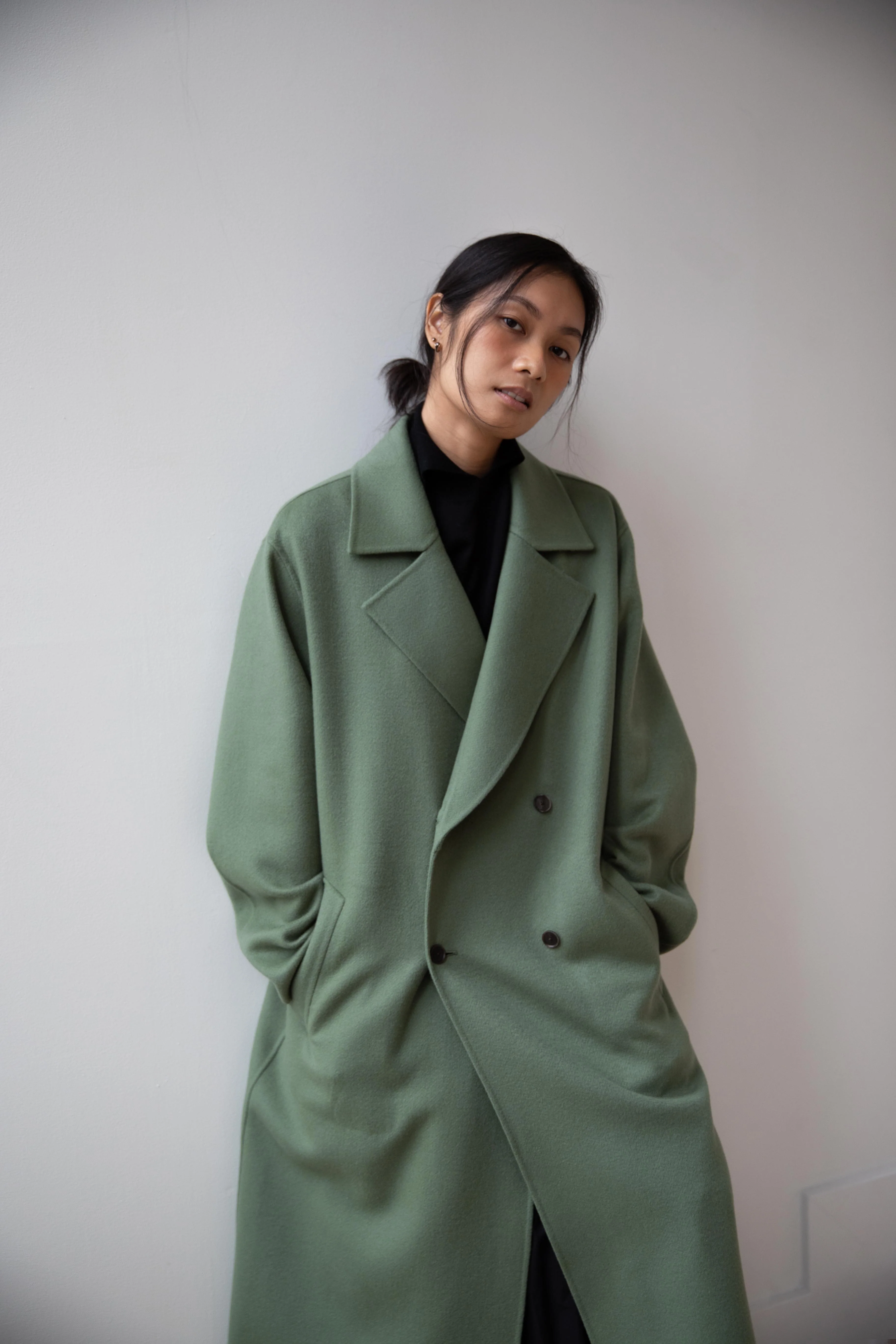 Auralee | Cashmere Melton Handsewn Coat in Olive - Image 4