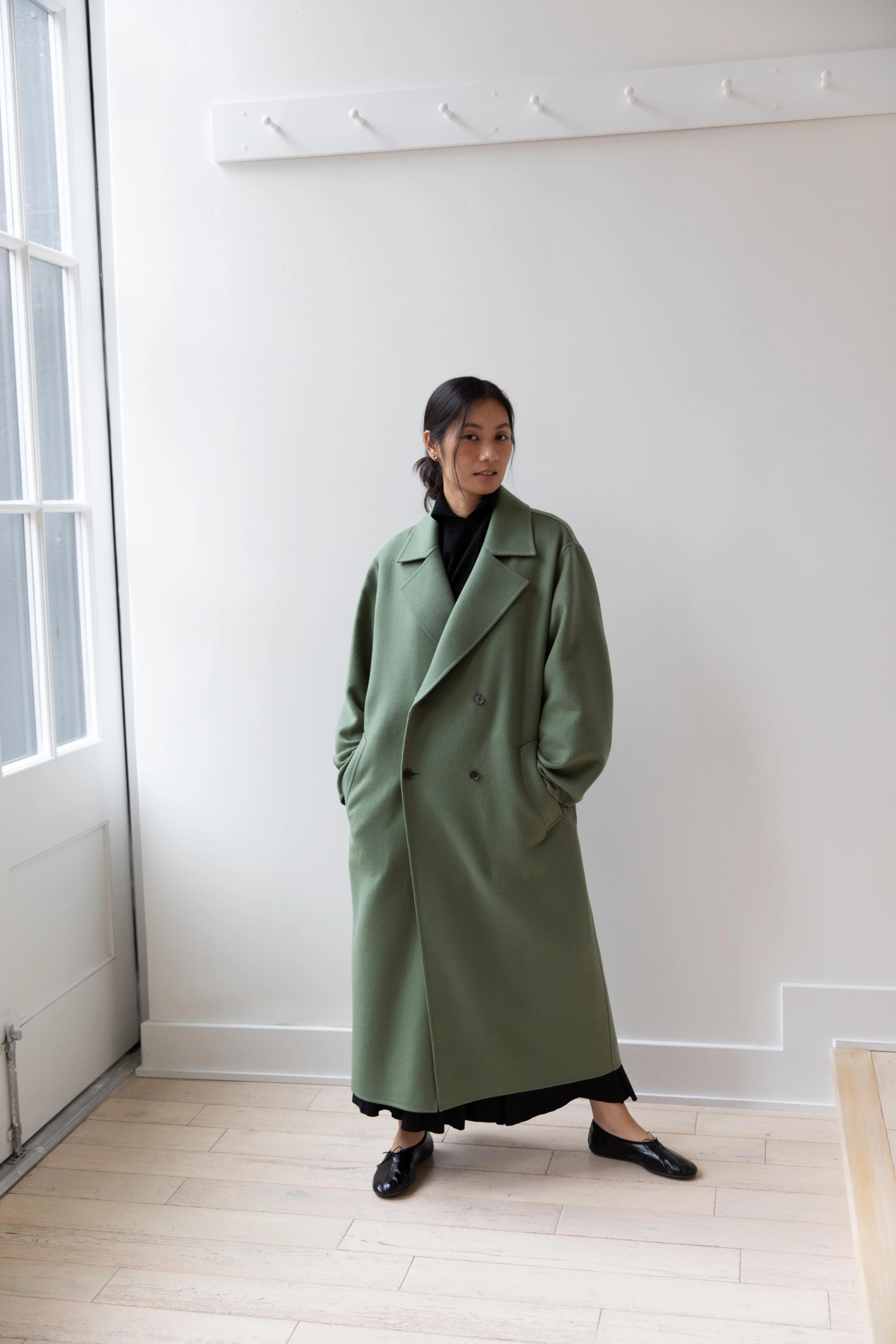 Auralee | Cashmere Melton Handsewn Coat in Olive - Image 43