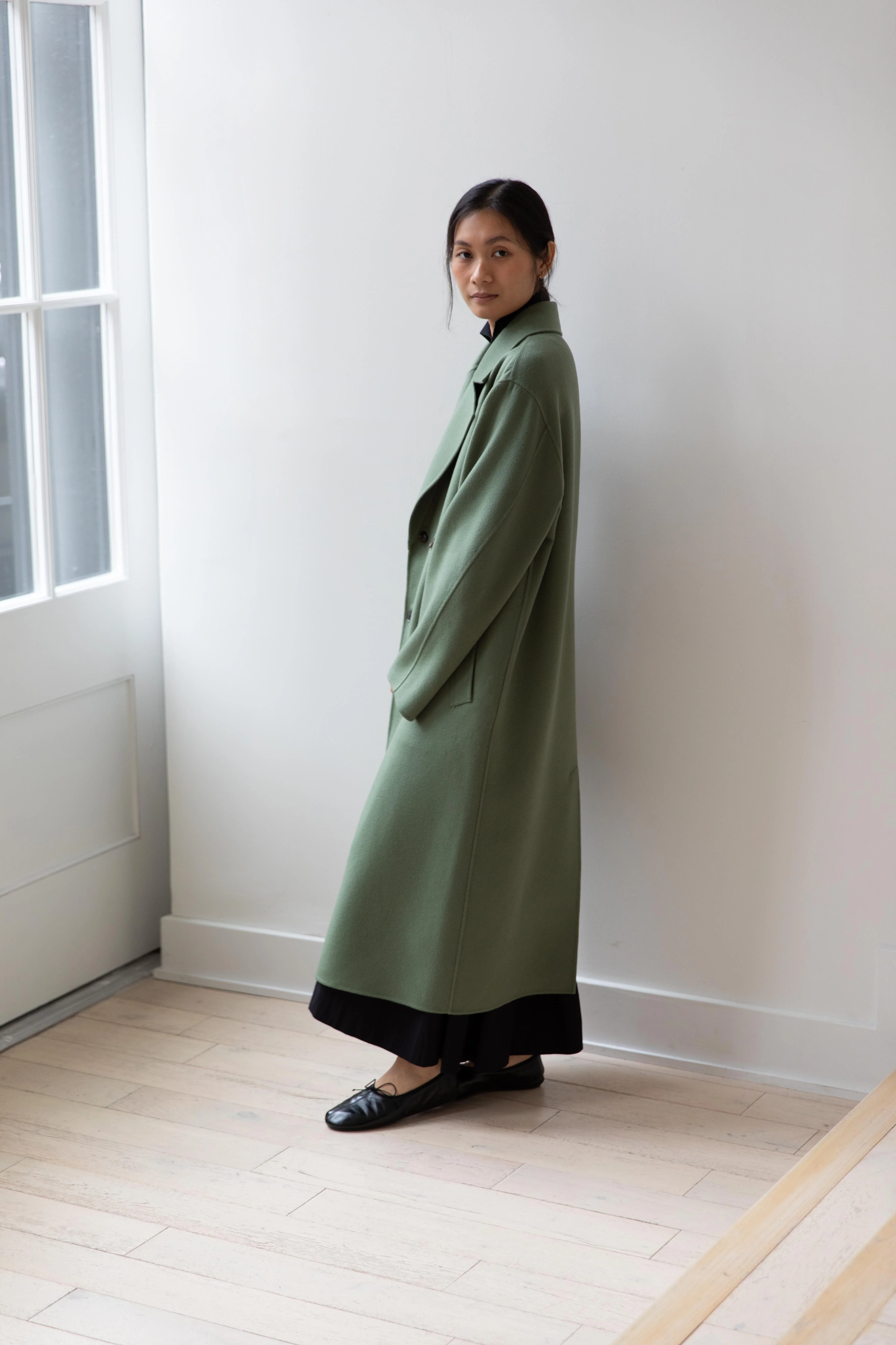 Auralee | Cashmere Melton Handsewn Coat in Olive - Image 44