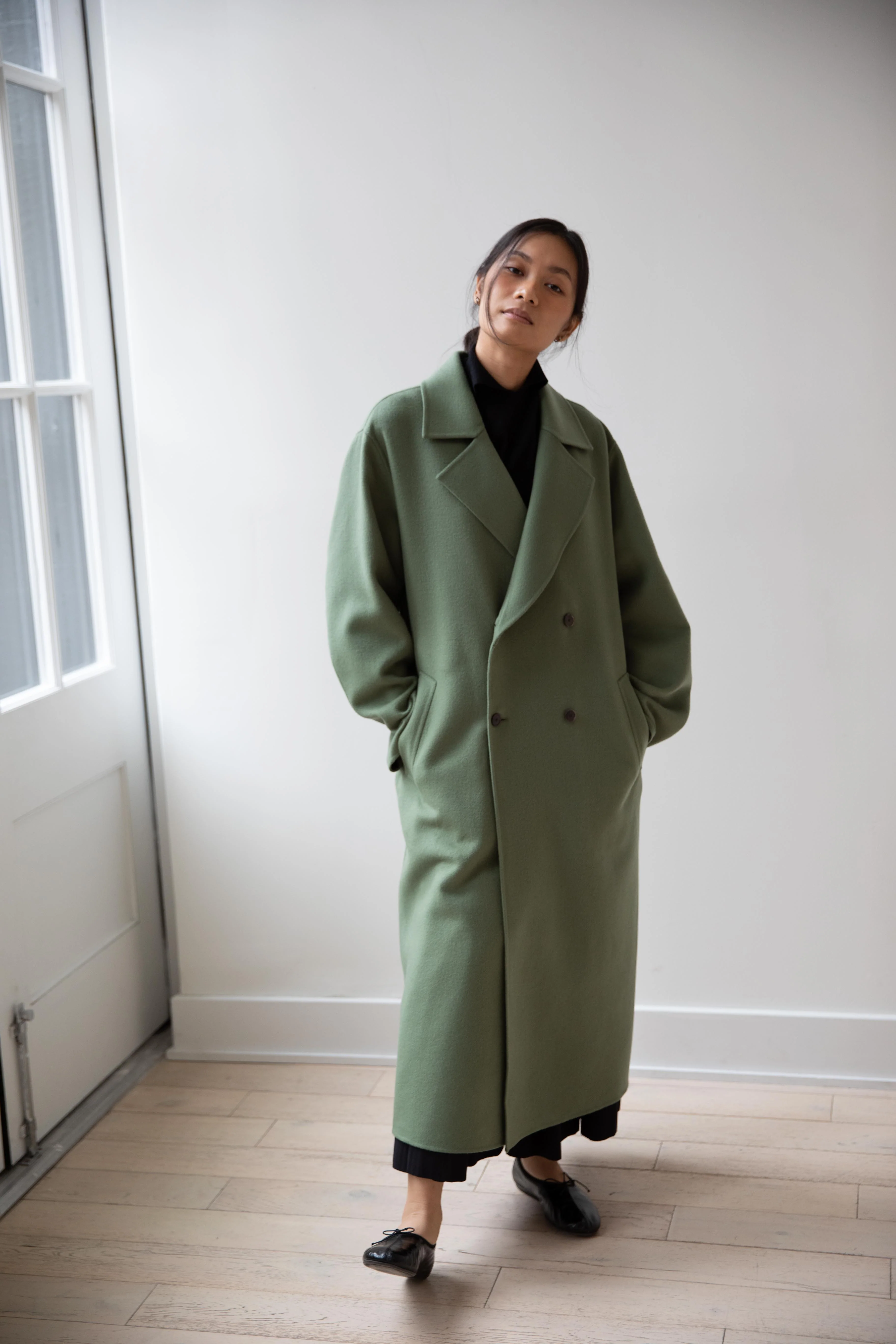 Auralee | Cashmere Melton Handsewn Coat in Olive - Image 7