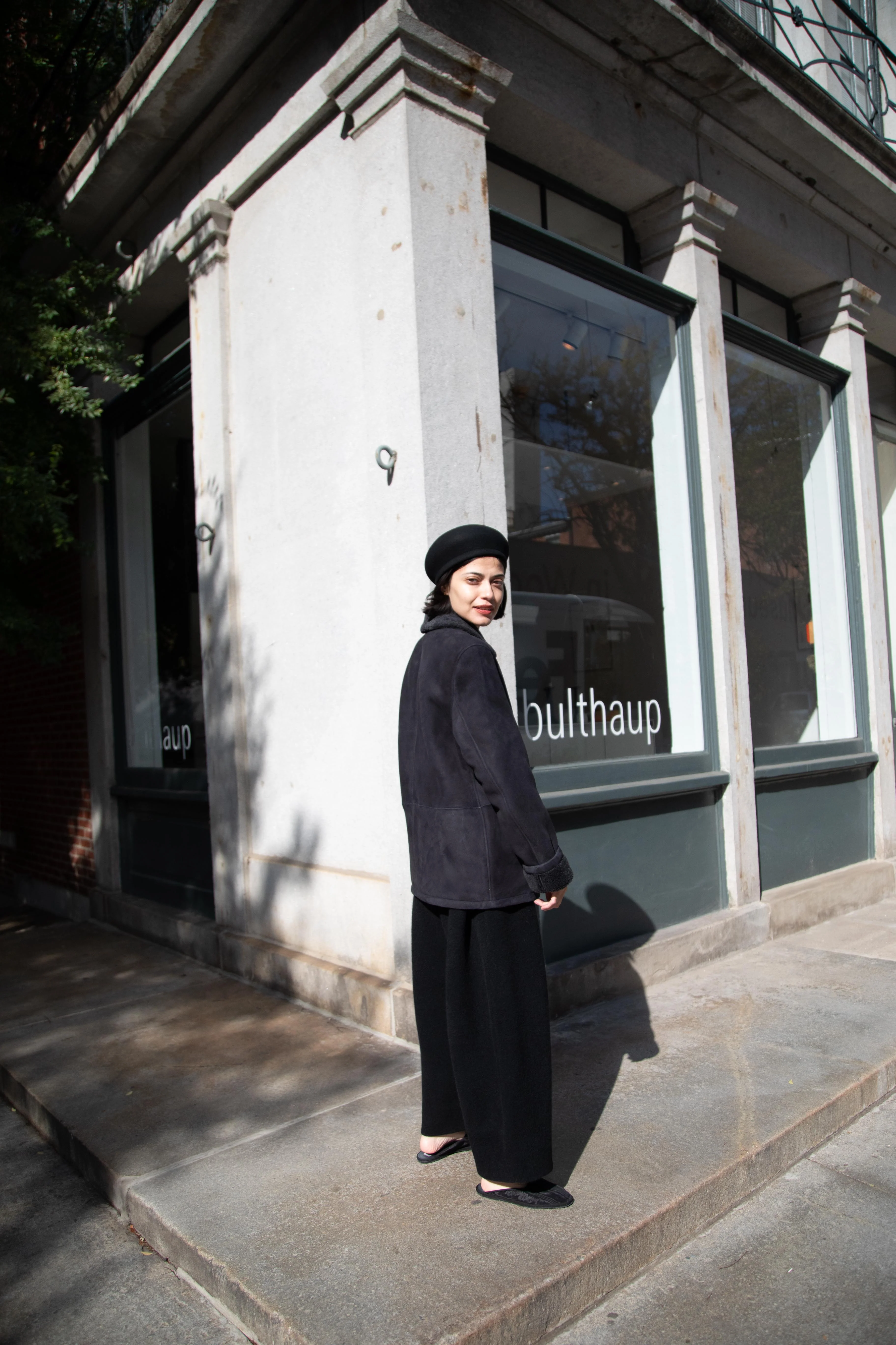 Bergfabel | Shearling Jacket in Black - Image 27