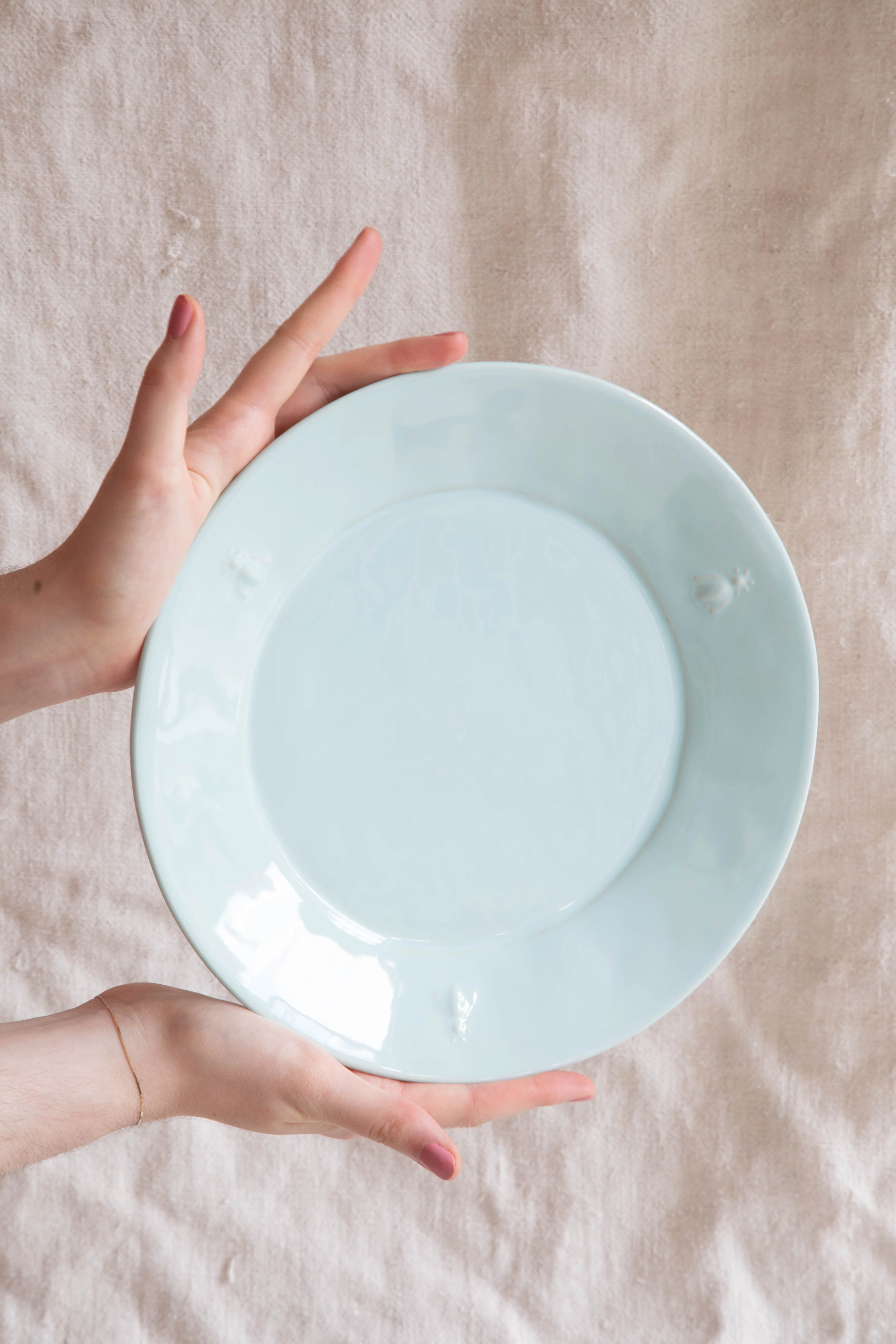 Ceramic Bee Dinner Plate in Bleu - Image 3
