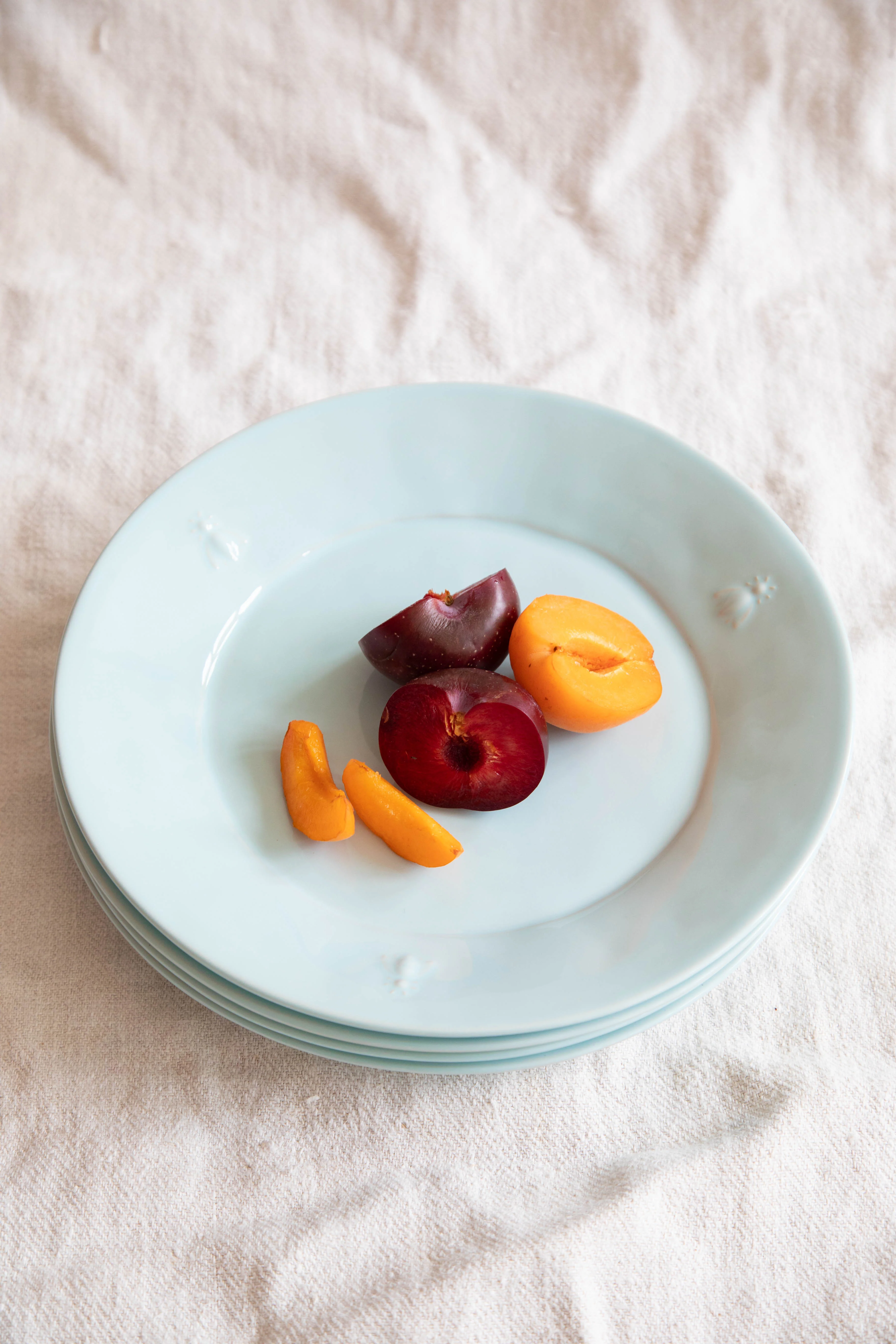 Ceramic Bee Dinner Plate in Bleu - Image 6