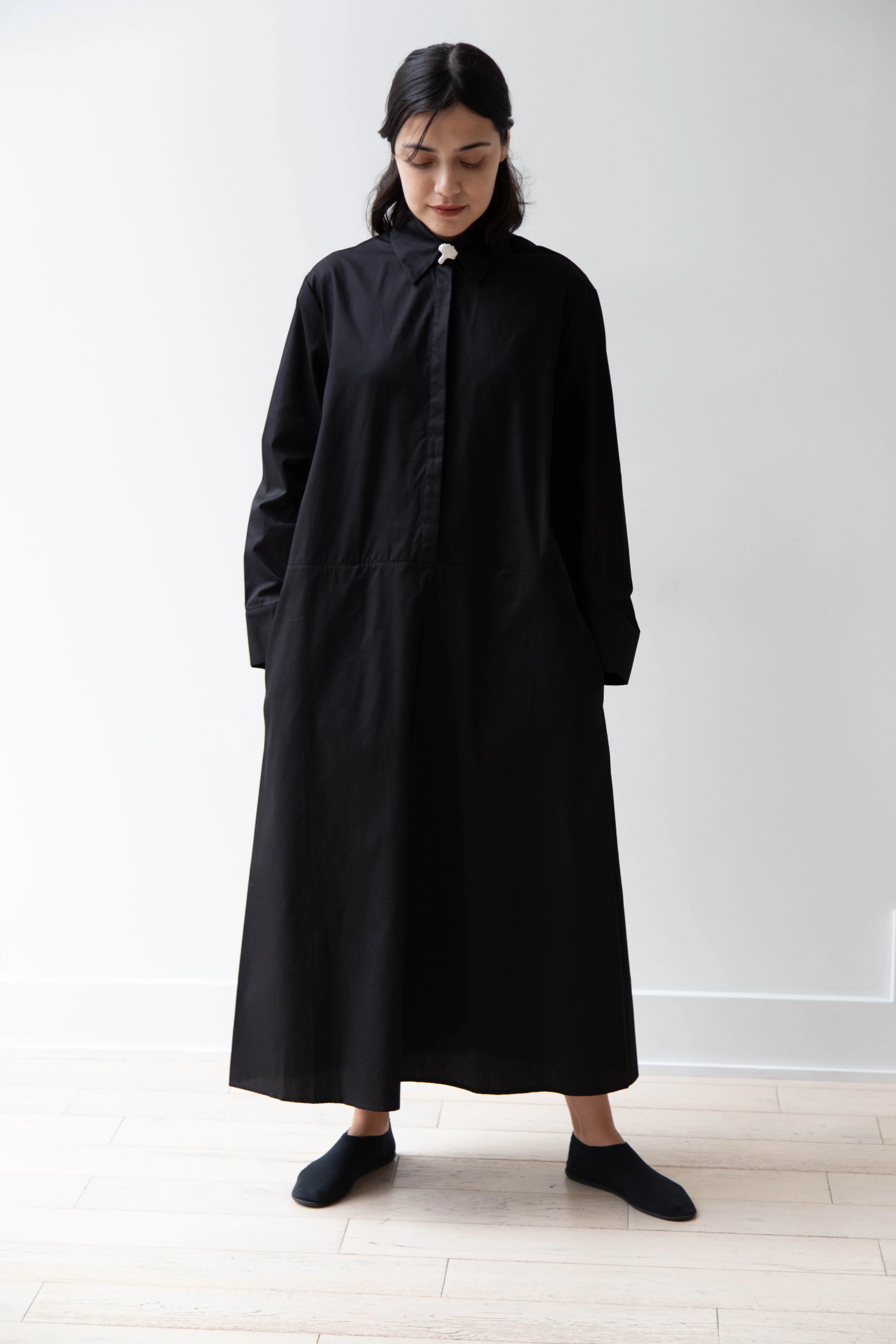 Delegan | Dress With Parcel Button in Black - Image 16