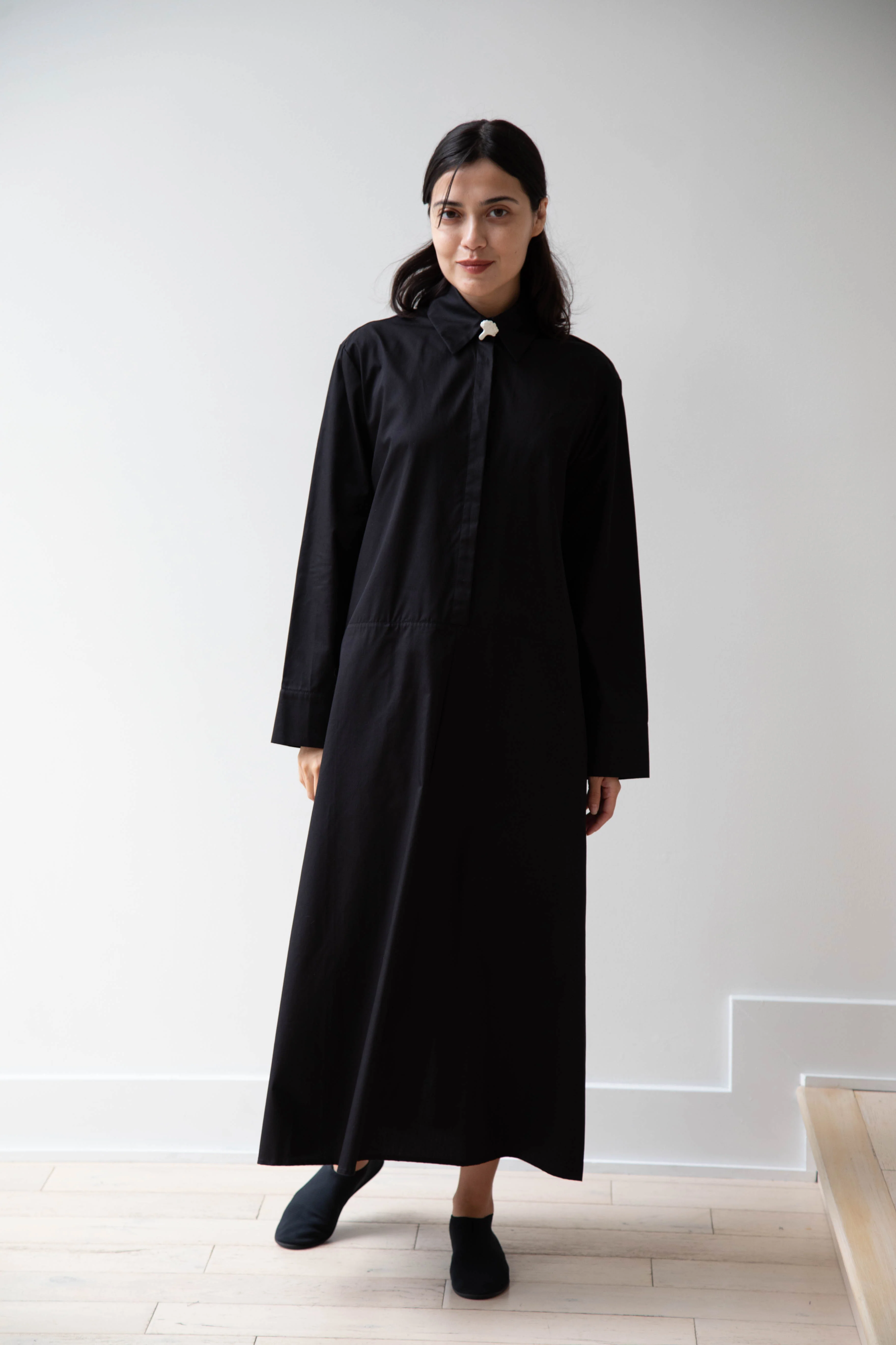 Delegan | Dress With Parcel Button in Black - Image 18