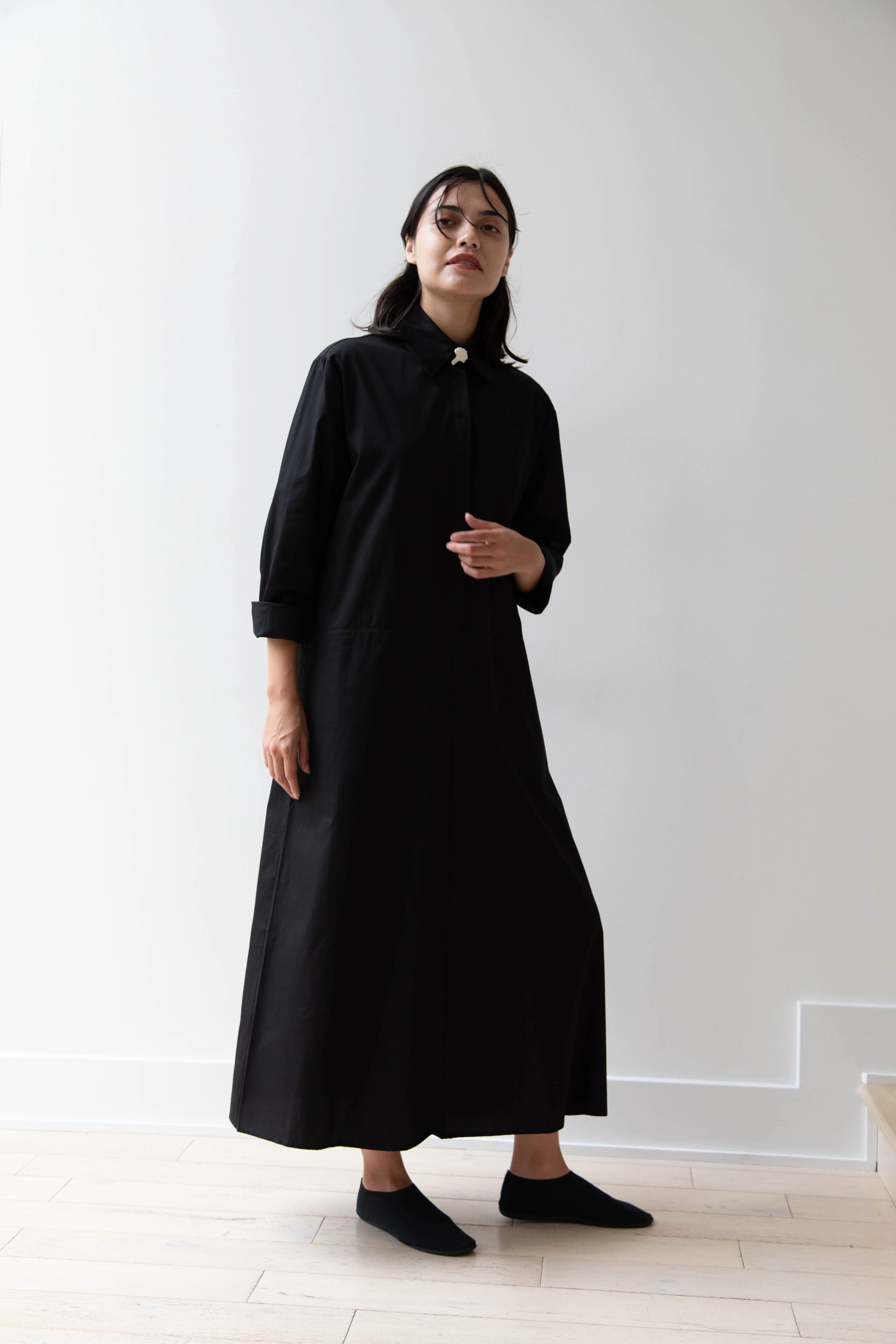 Delegan | Dress With Parcel Button in Black - Image 34