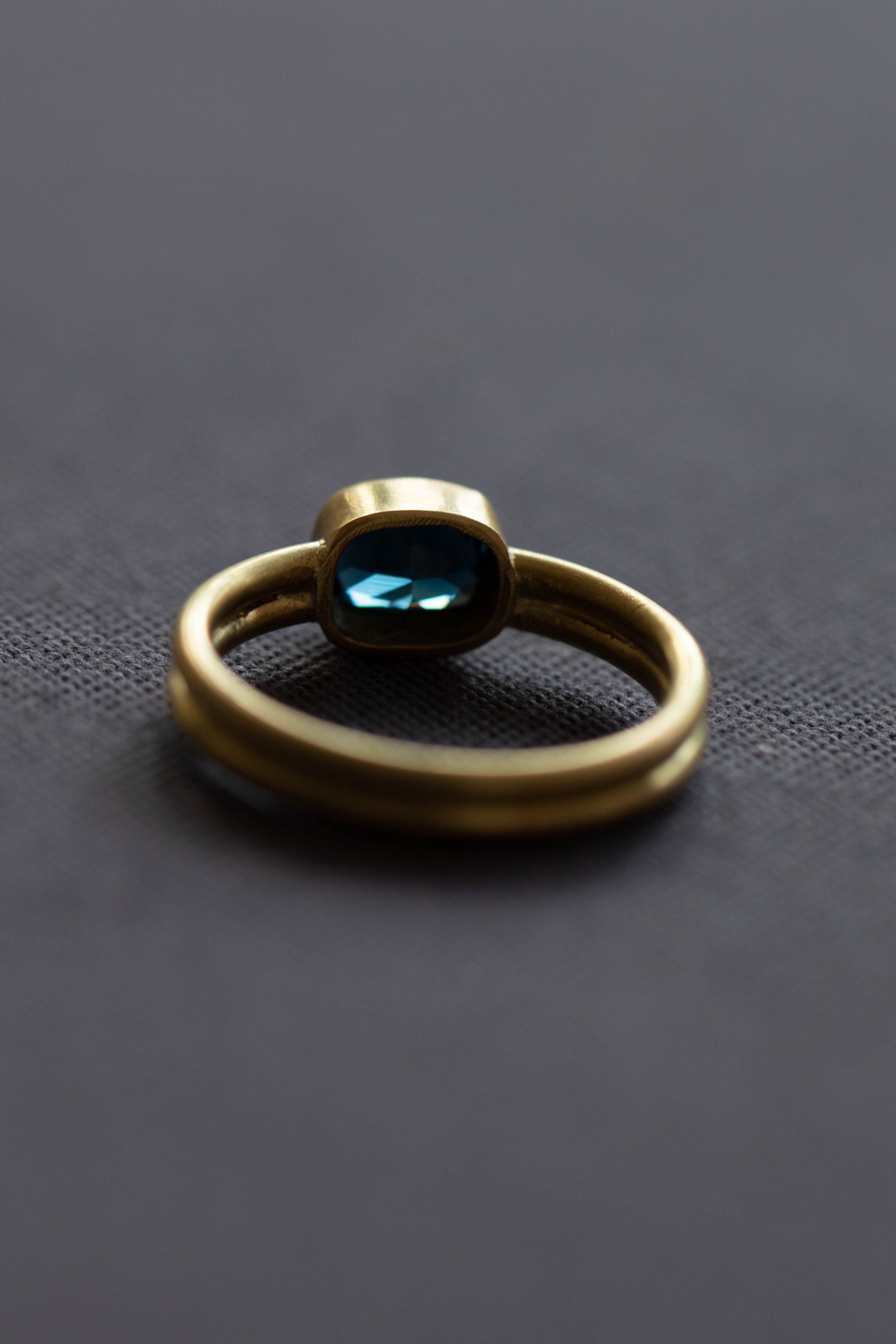 East Camp | Sapphire Double Band Ring in 18k Gold - Image 11