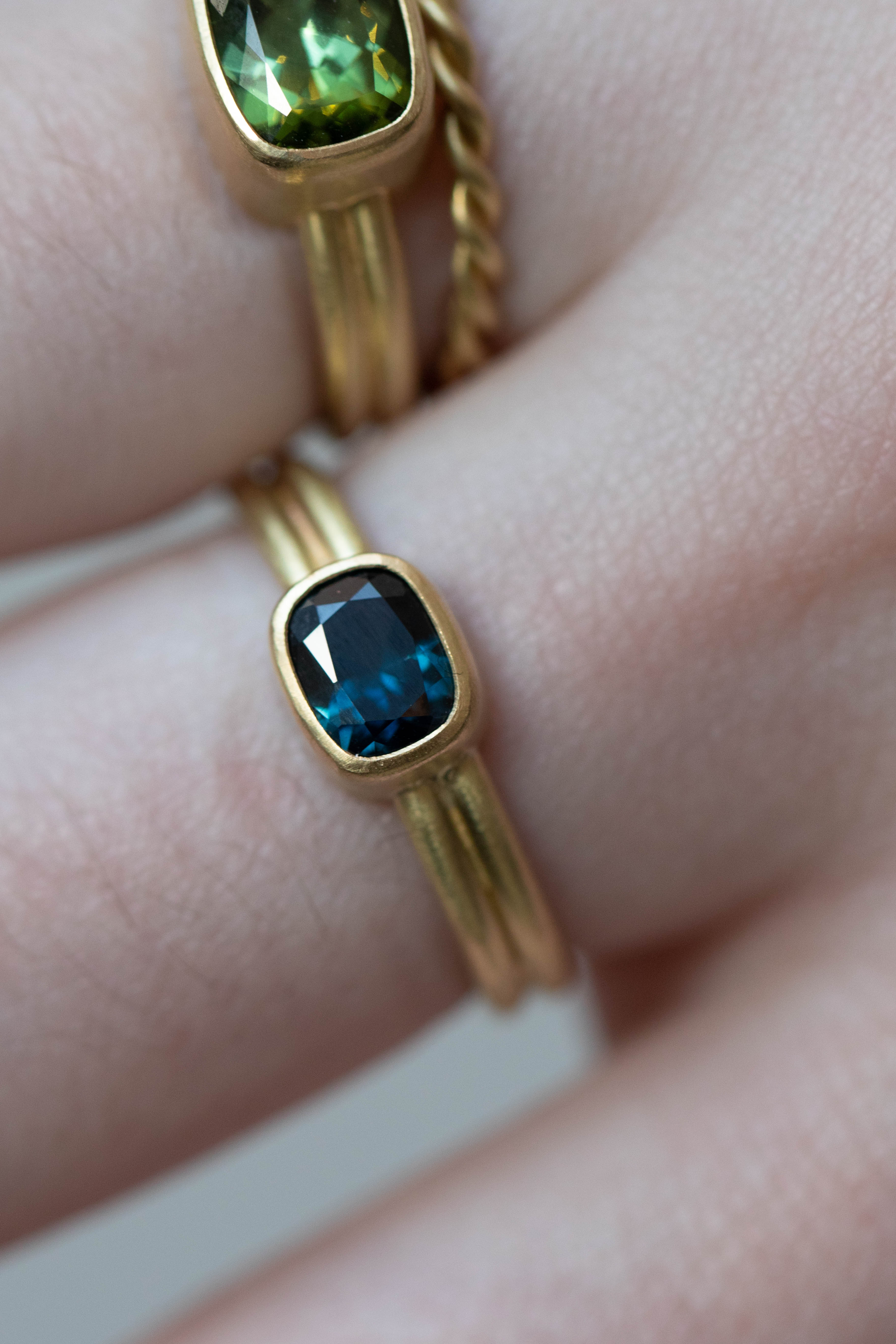 East Camp | Sapphire Double Band Ring in 18k Gold - Image 3