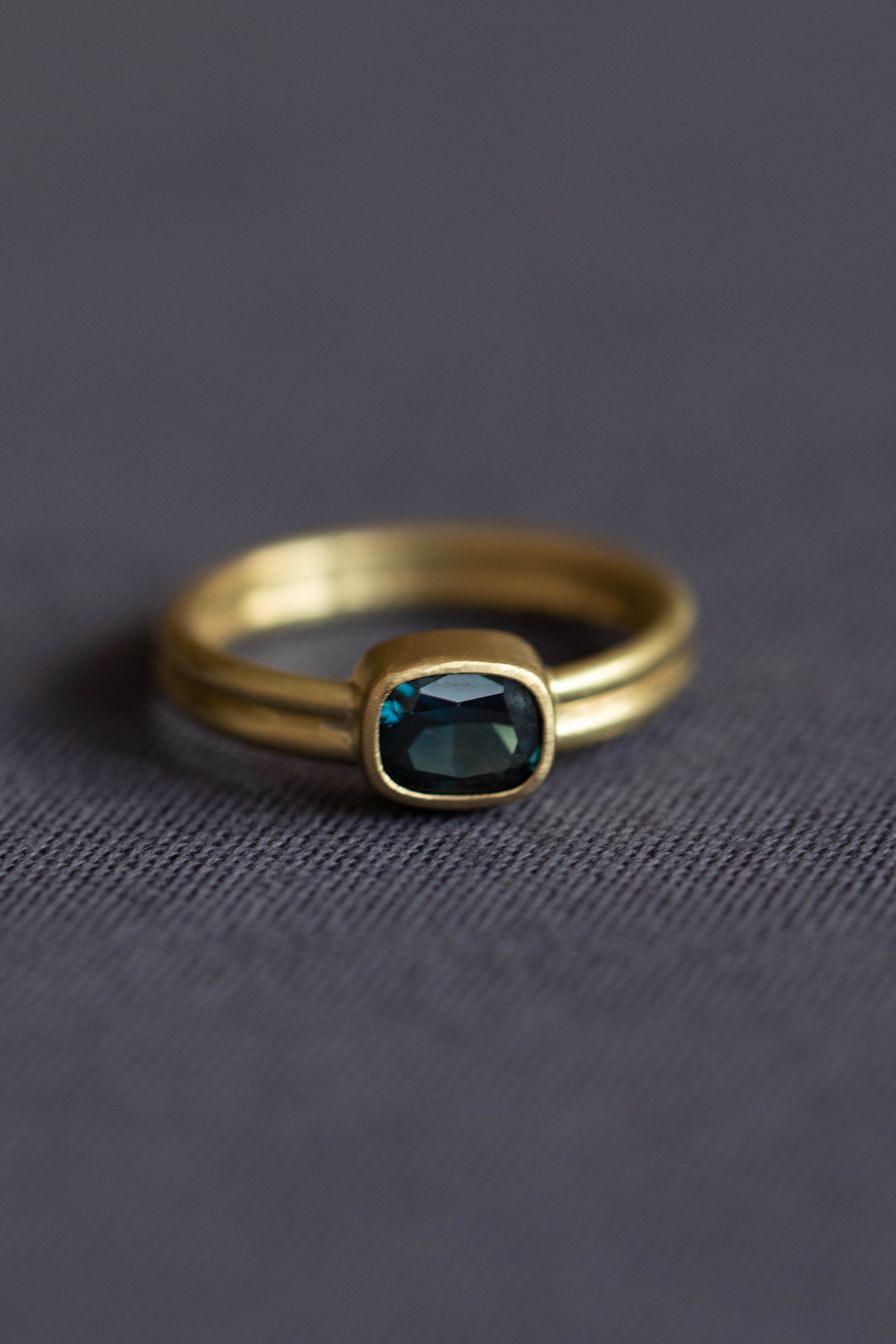 East Camp | Sapphire Double Band Ring in 18k Gold - Image 9
