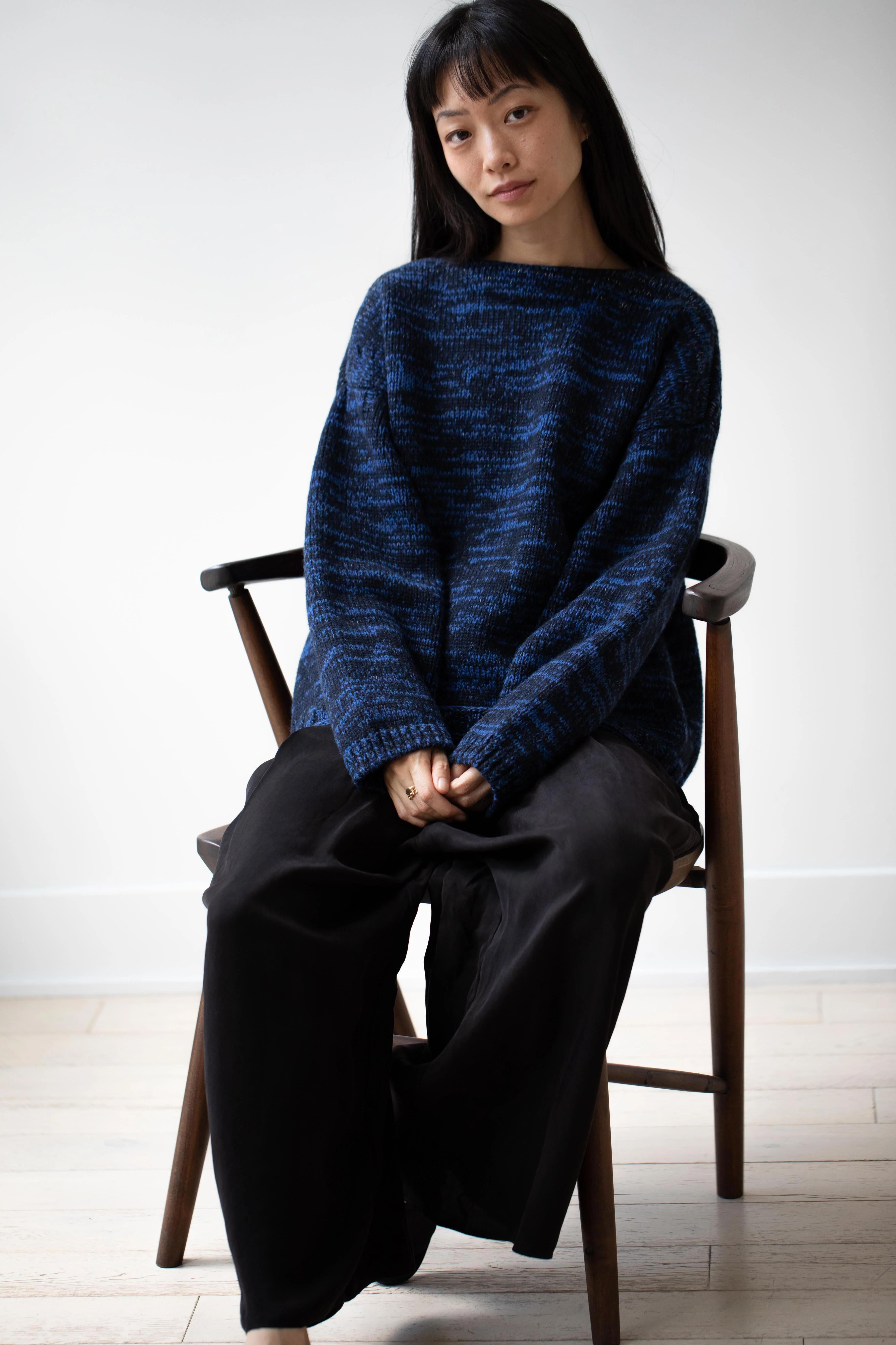 École De Curiosités | Moria Sweater Knitwear in Mazarine Melange - Image 18