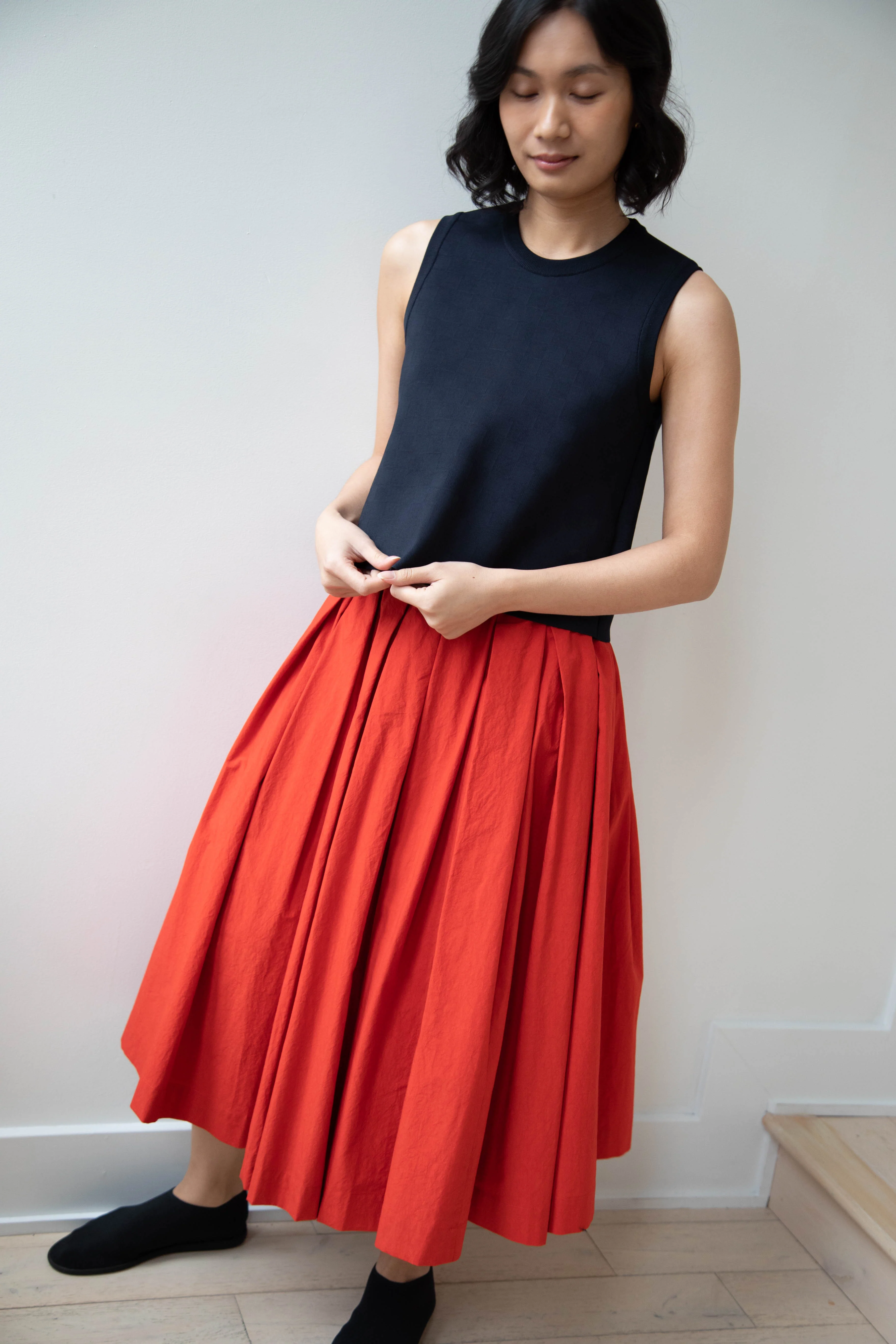 École de Curiosités | Solange Skirt in Red - Image 2