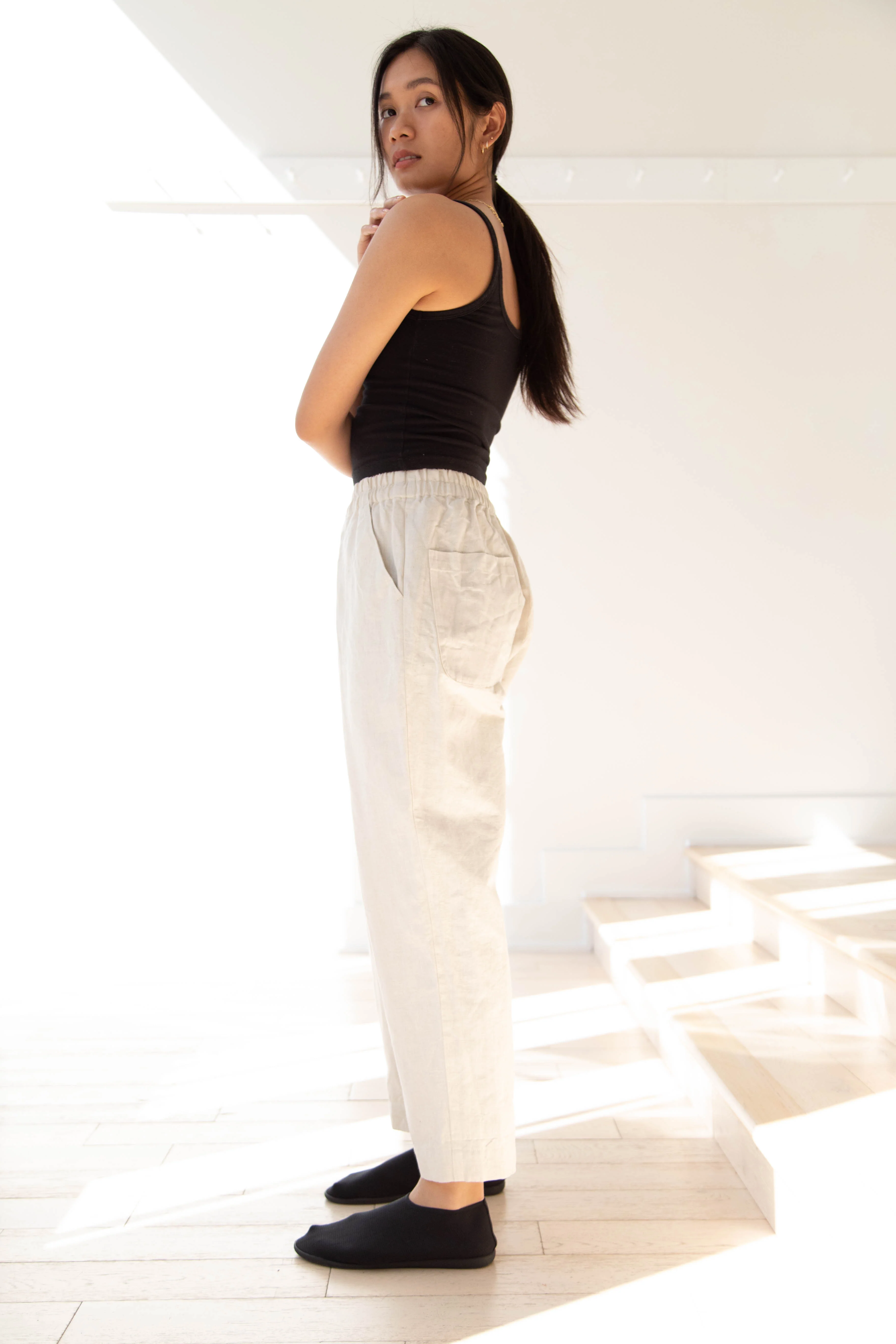 H.Unit | Elastic Trousers in Kinari - Image 15