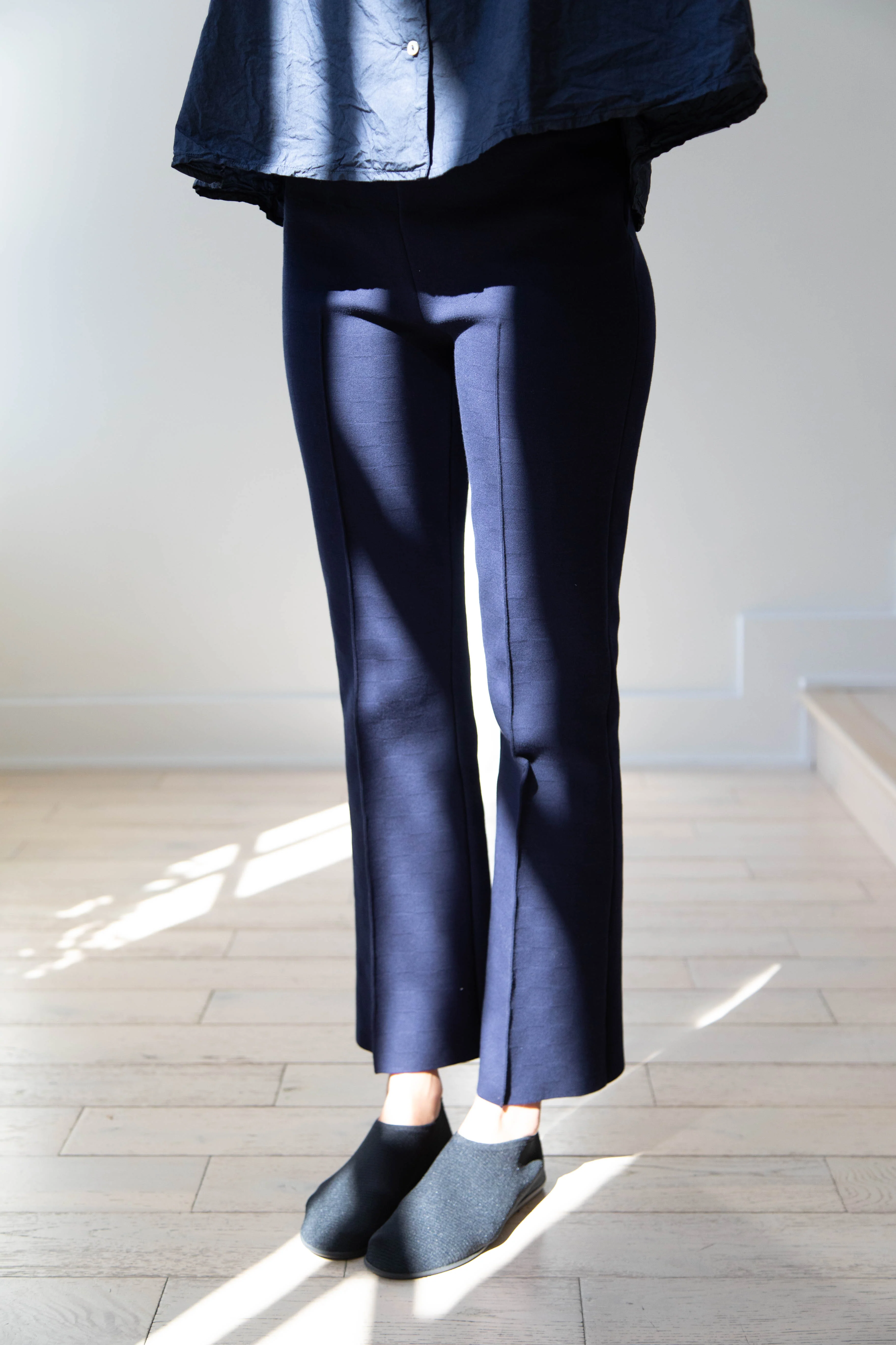 High Sport | Kick Pants in Navy - Image 4