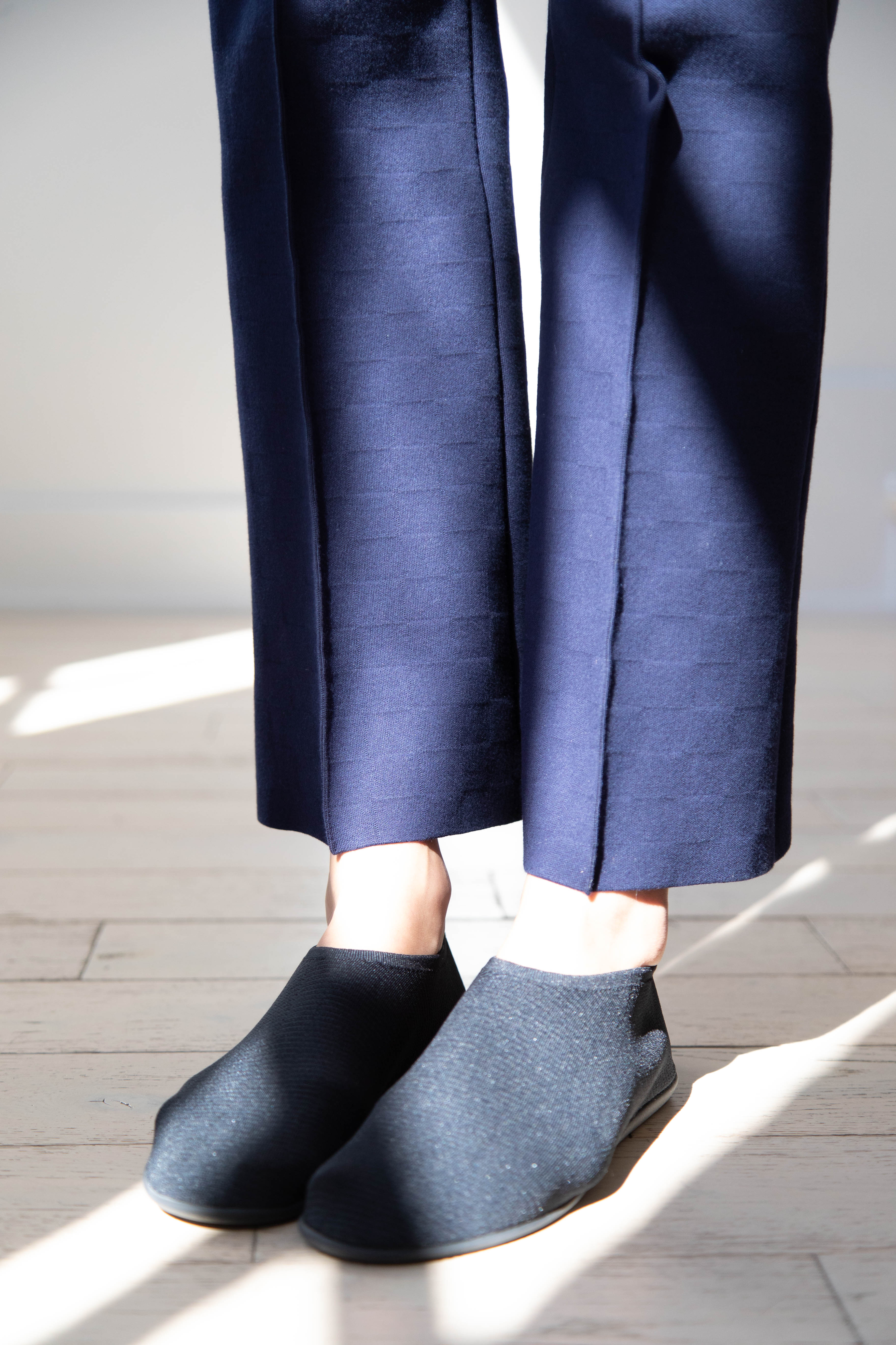 High Sport | Kick Pants in Navy - Image 5