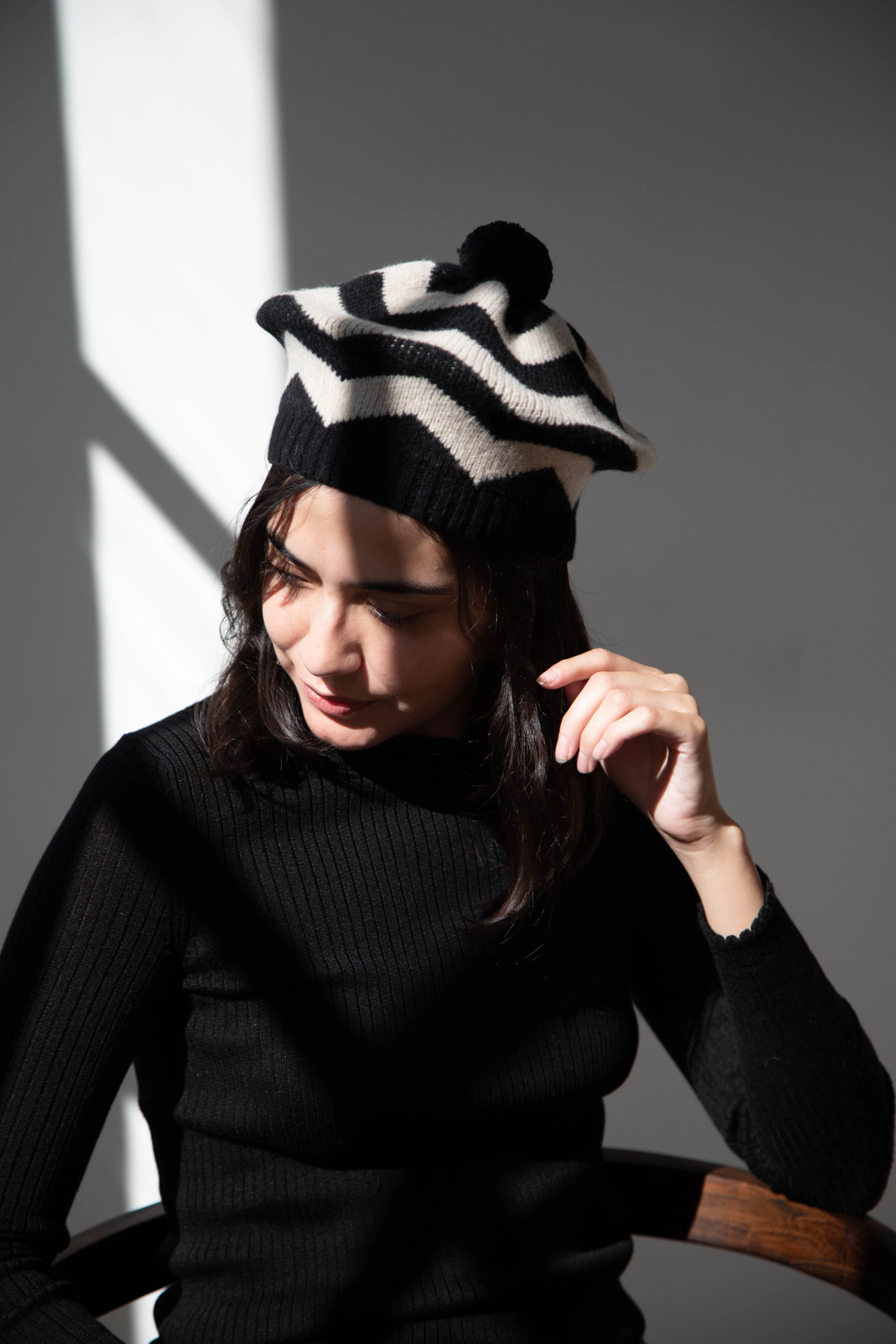 Jo Gordon | Zigzag Beret in Black & Oatmeal - Image 6