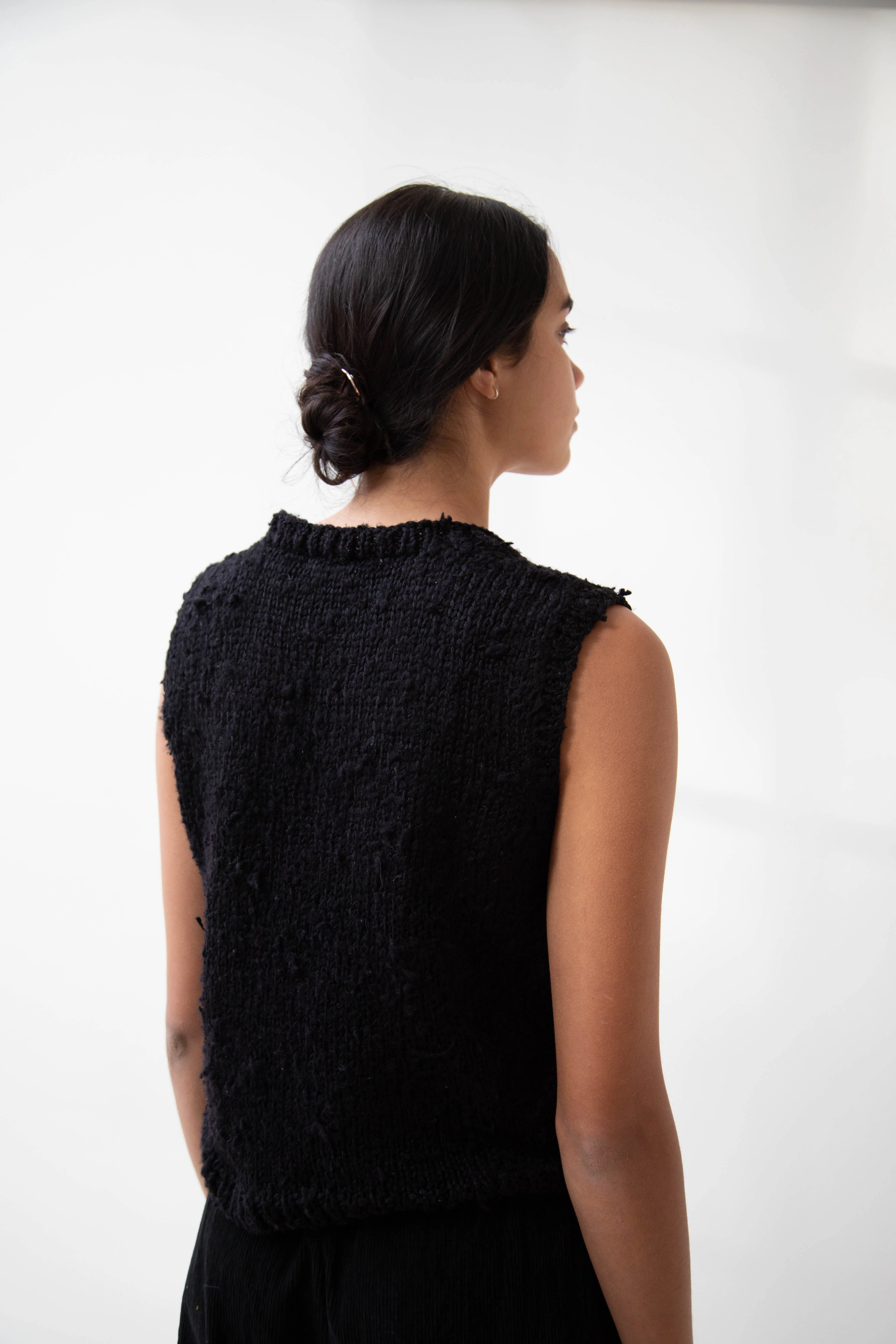 Nitto Pincel Vest in Black Silk - Image 14