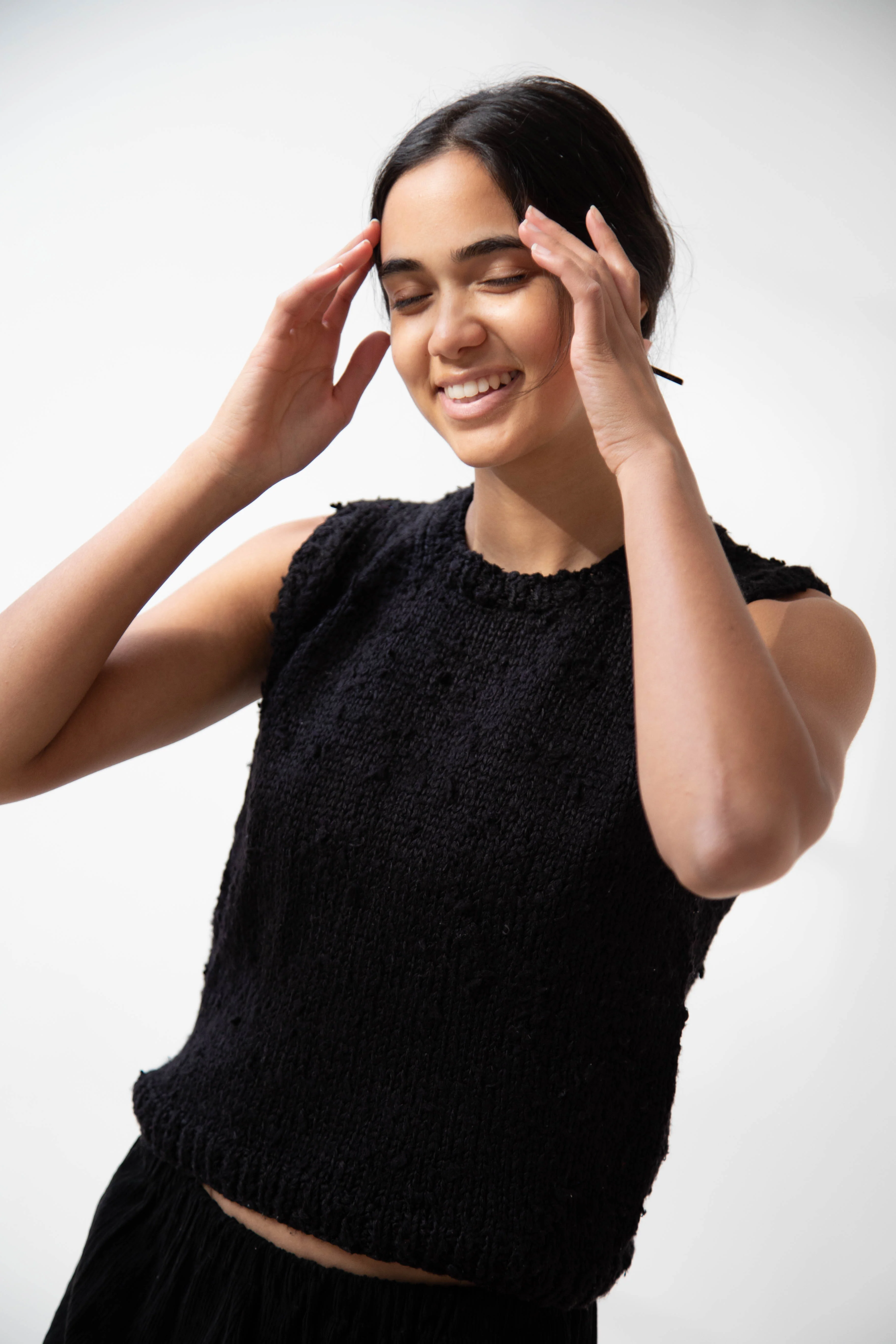 Nitto Pincel Vest in Black Silk - Image 16