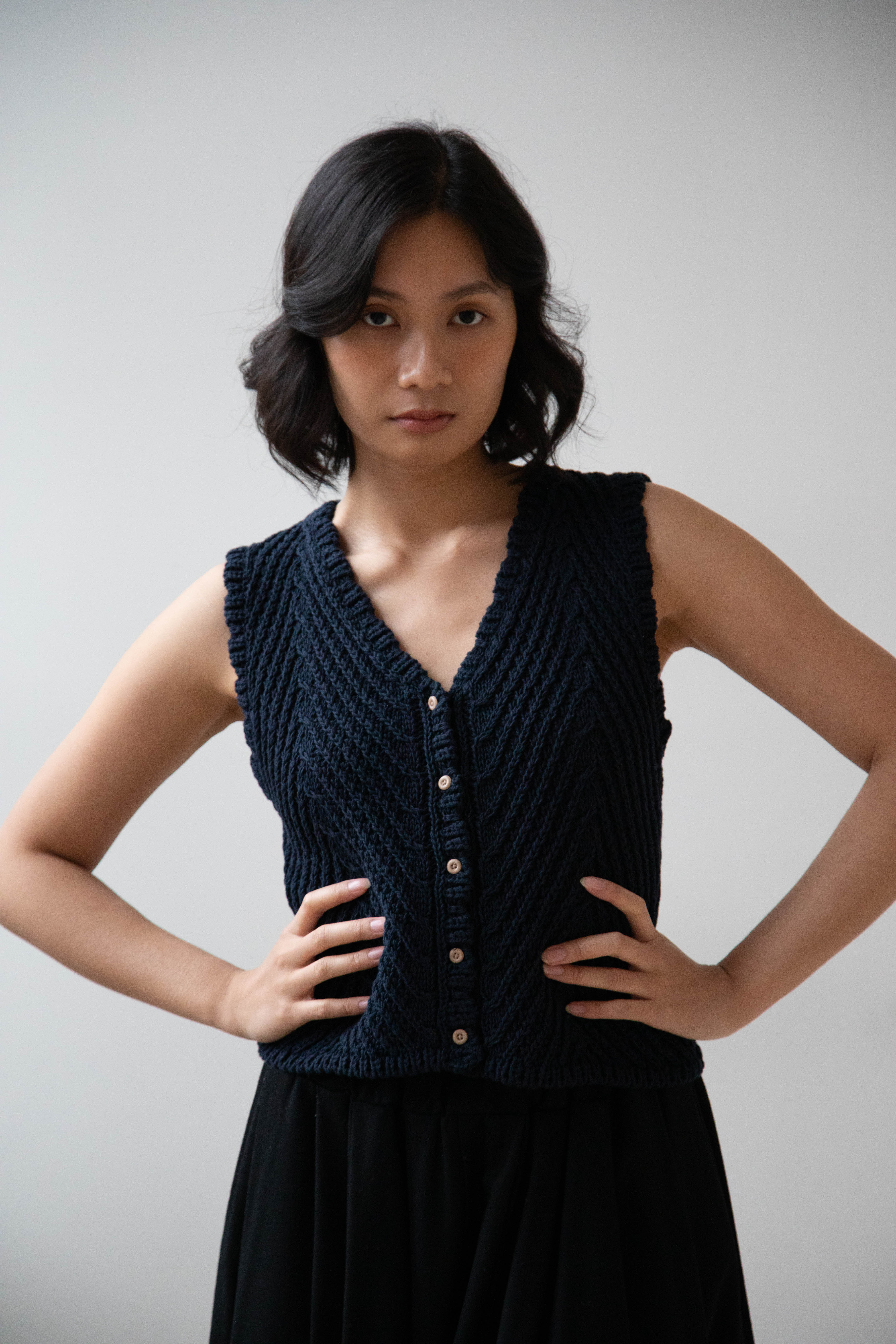 Nothing Written | Rie Cotton Vest in Navy - Image 9