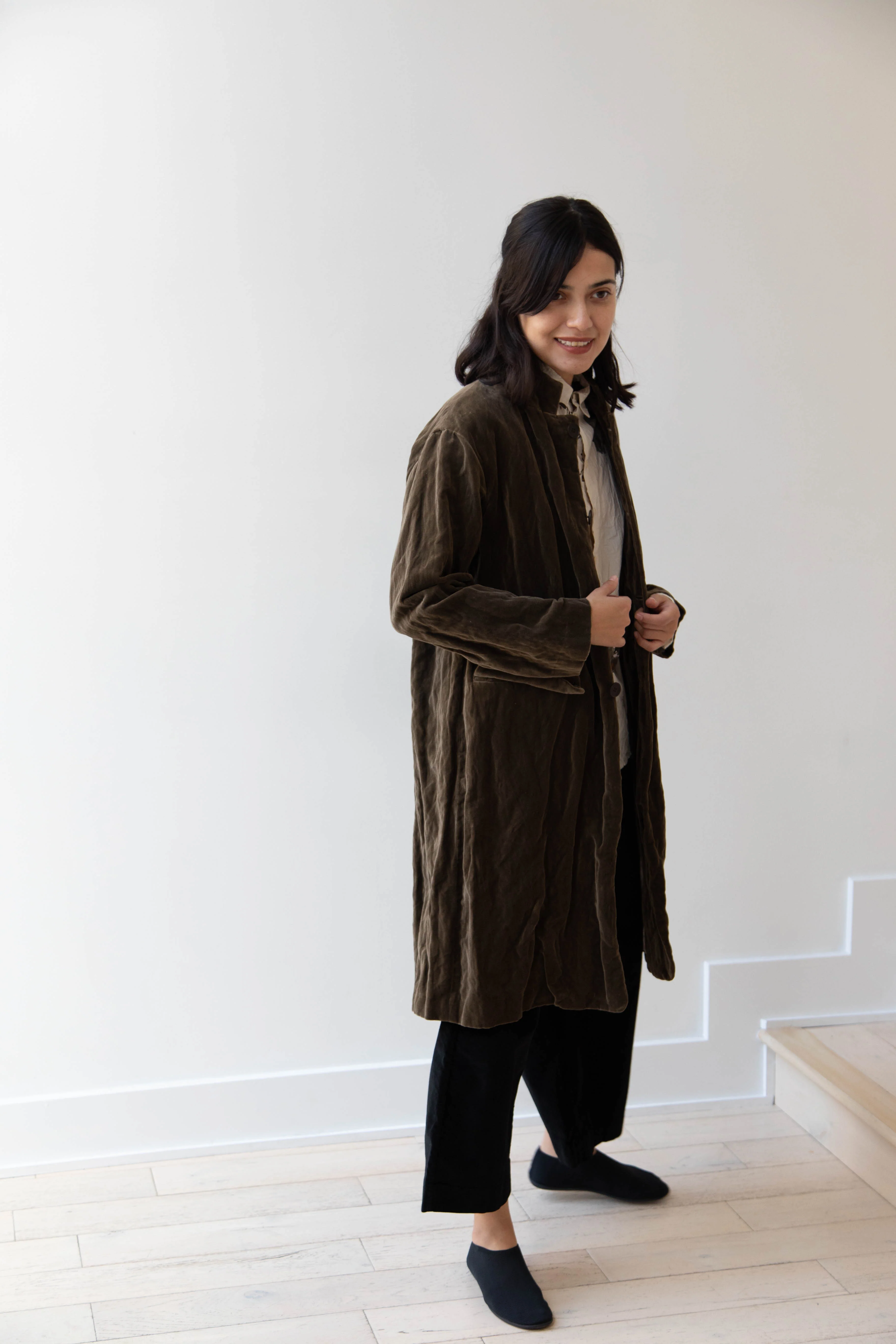 Pas de Calais | Velvet Coat in Khaki - Image 16