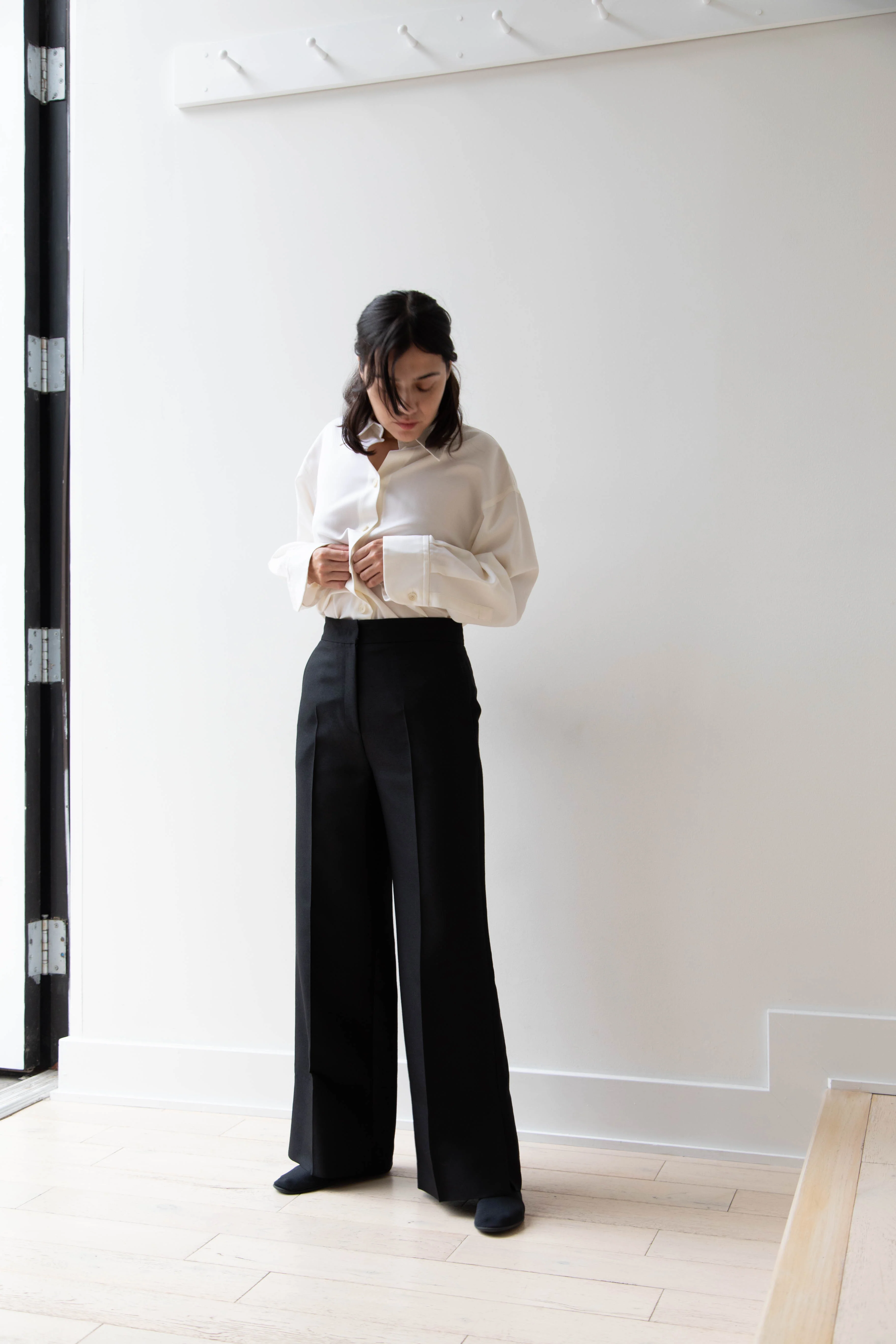 Sandbeige | Birkin Pants in Black - Image 18
