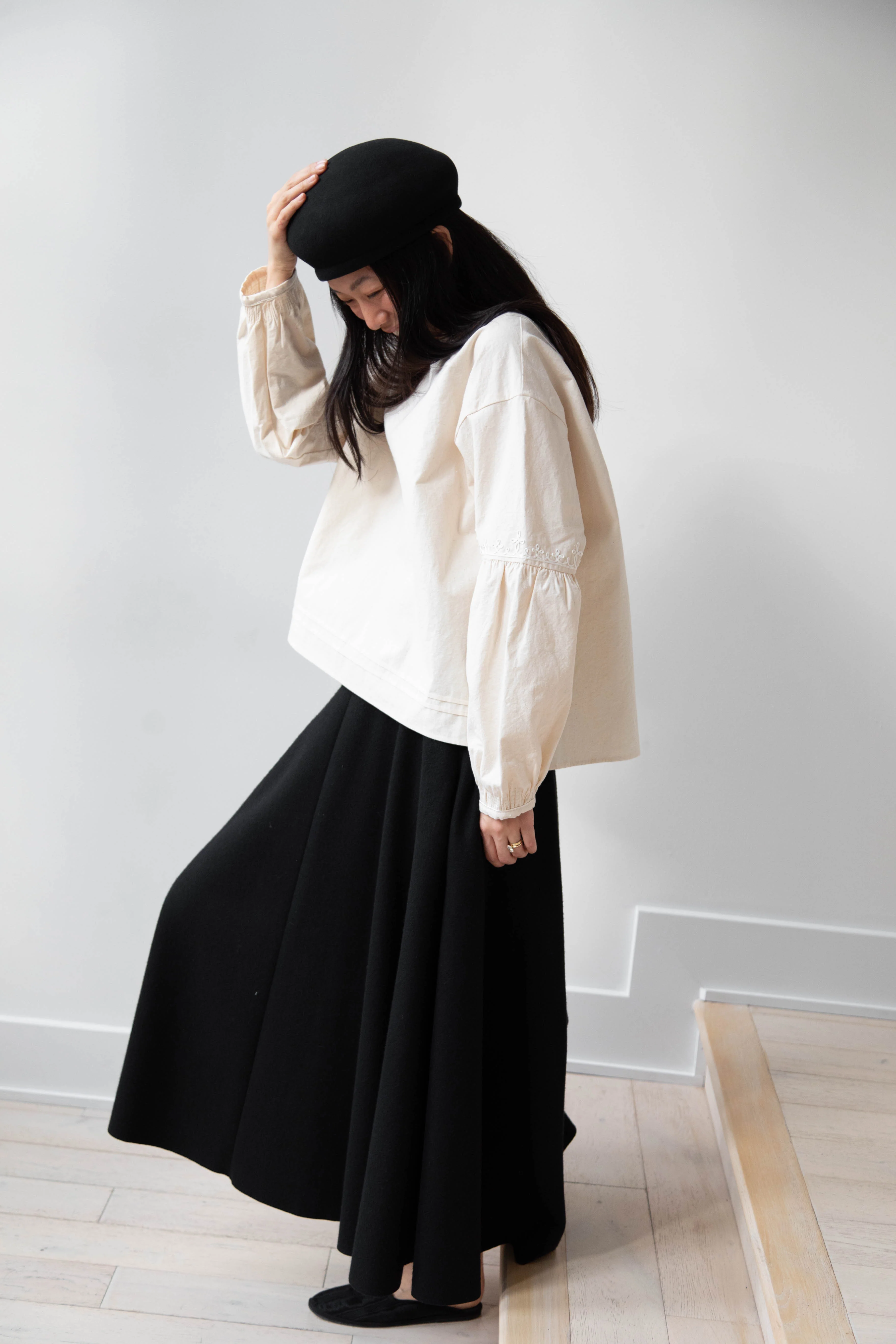 Signa 1925 | Felt Structured Beret in Black - Image 12