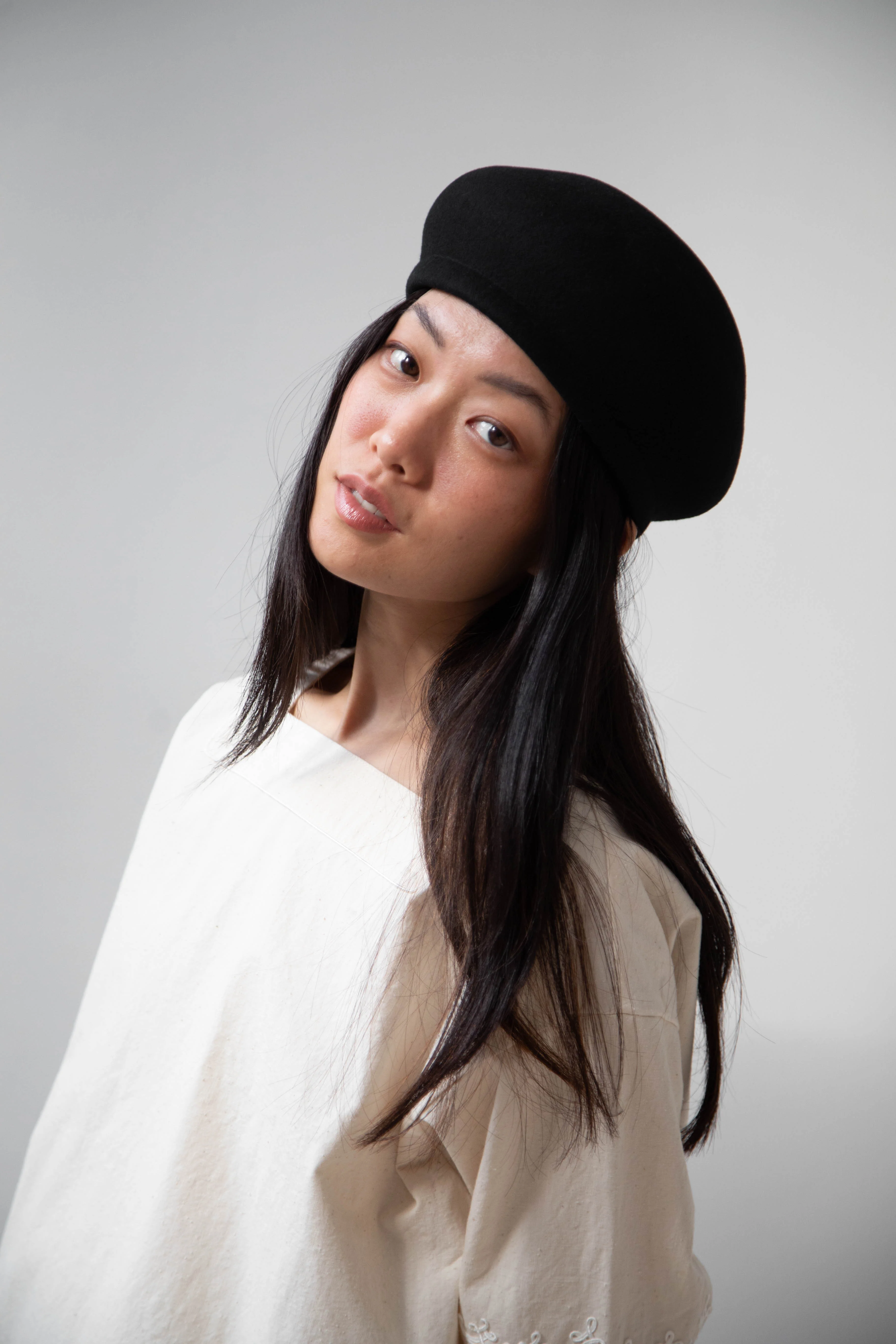 Signa 1925 | Felt Structured Beret in Black - Image 14