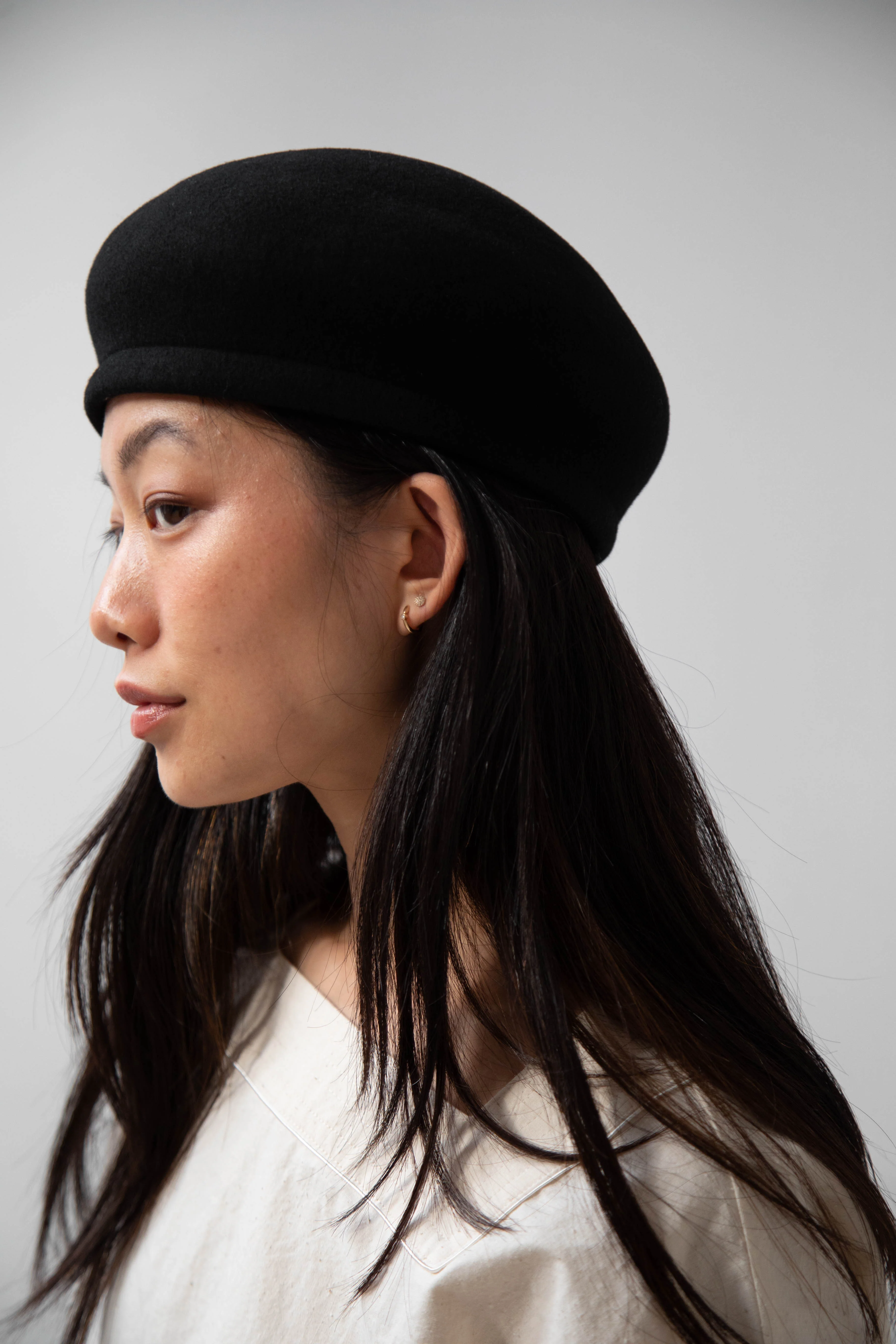 Signa 1925 | Felt Structured Beret in Black - Image 17