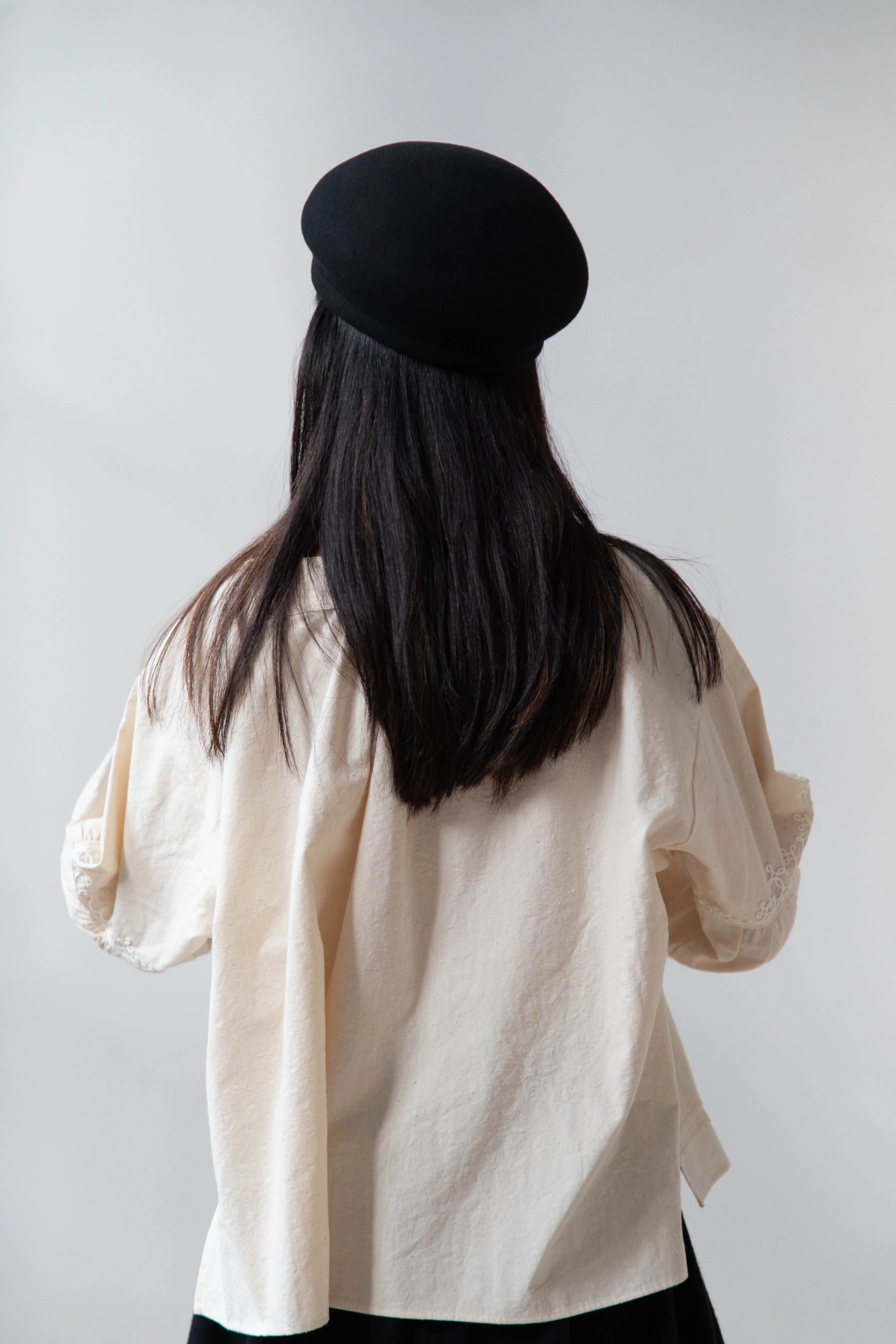 Signa 1925 | Felt Structured Beret in Black - Image 9
