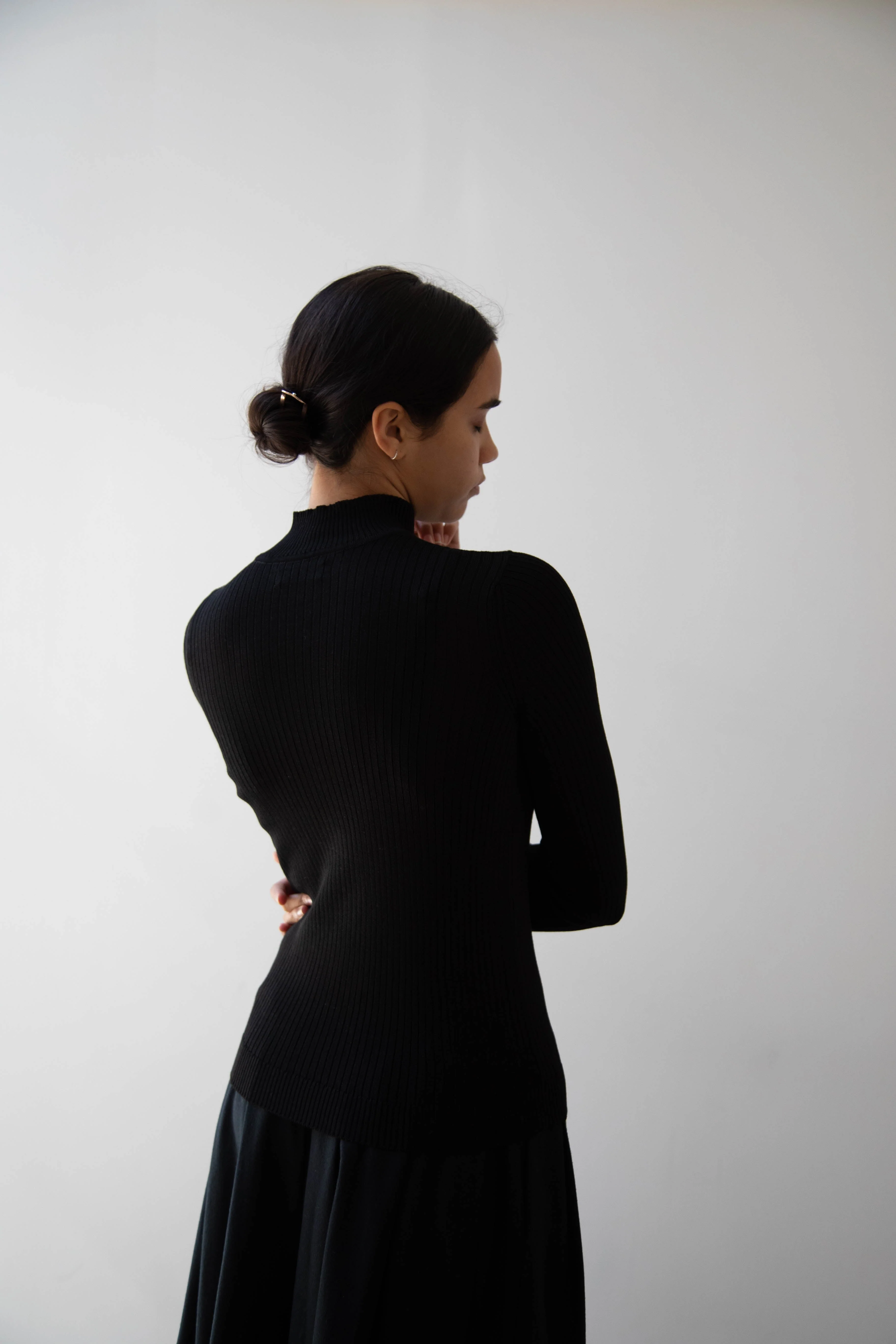 Une Heures Femme Long Sleeve Mock Neck in Noir - Image 30